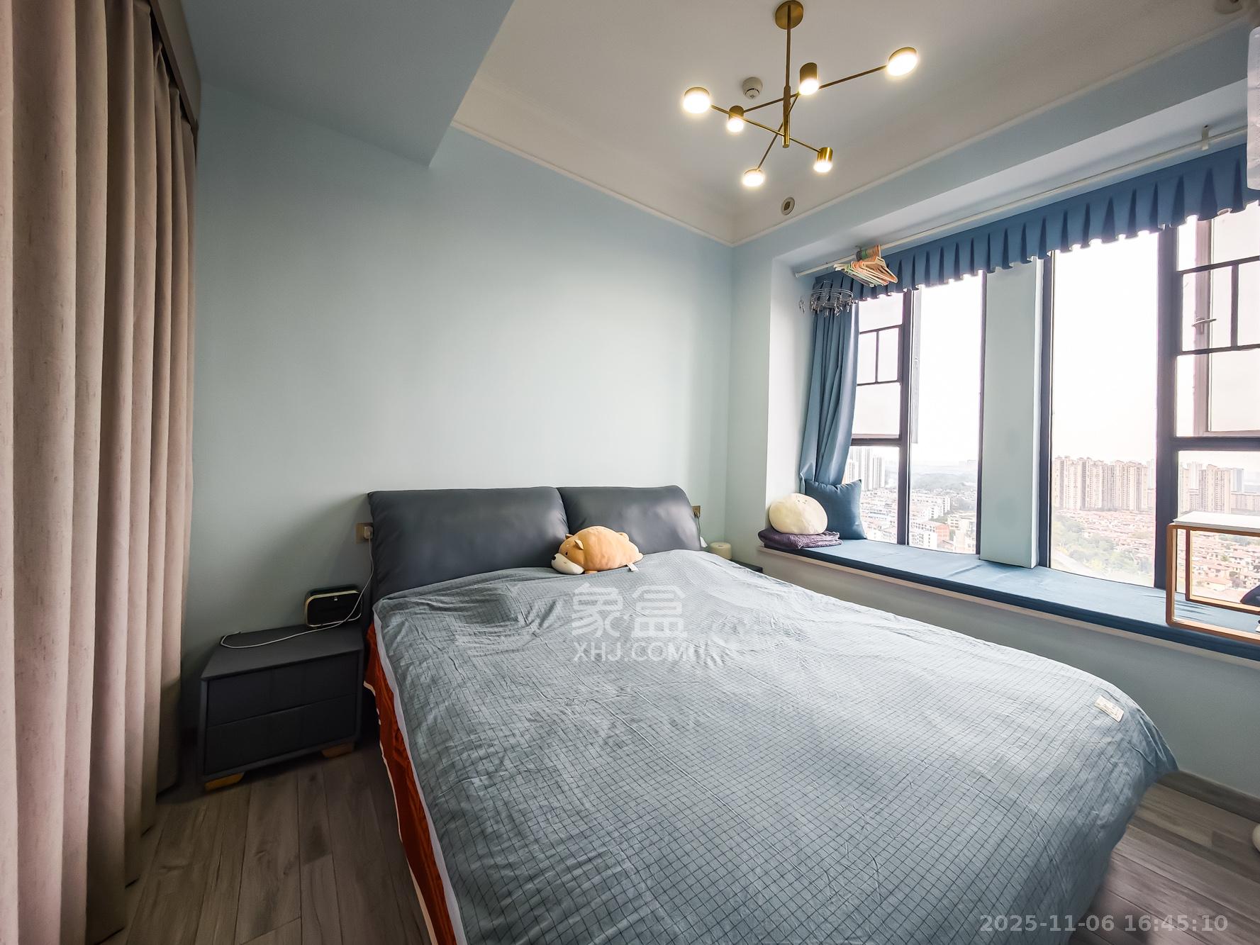 湘一书香里  3室2厅1卫    98.0万卧室