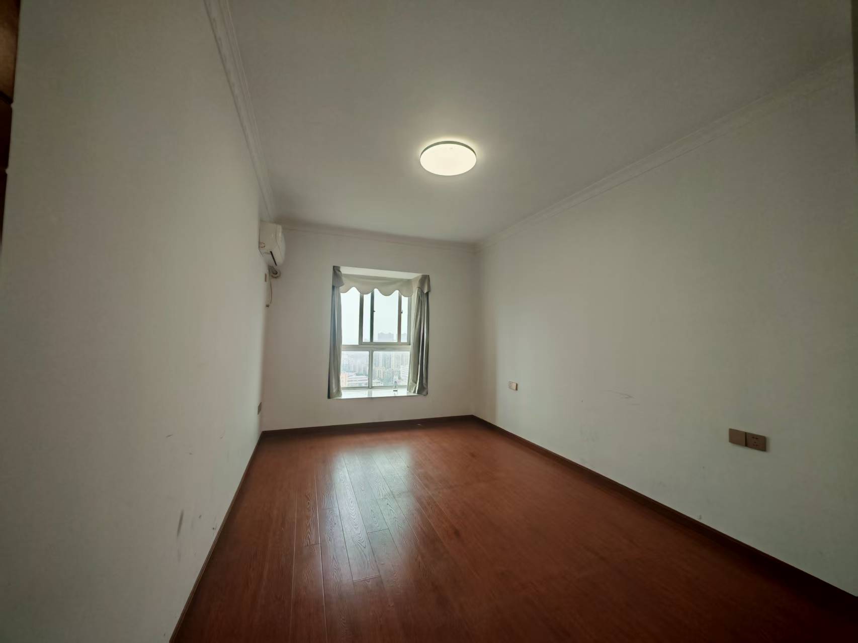 福泽大厦  3室2厅2卫    1800.0元/月室内图