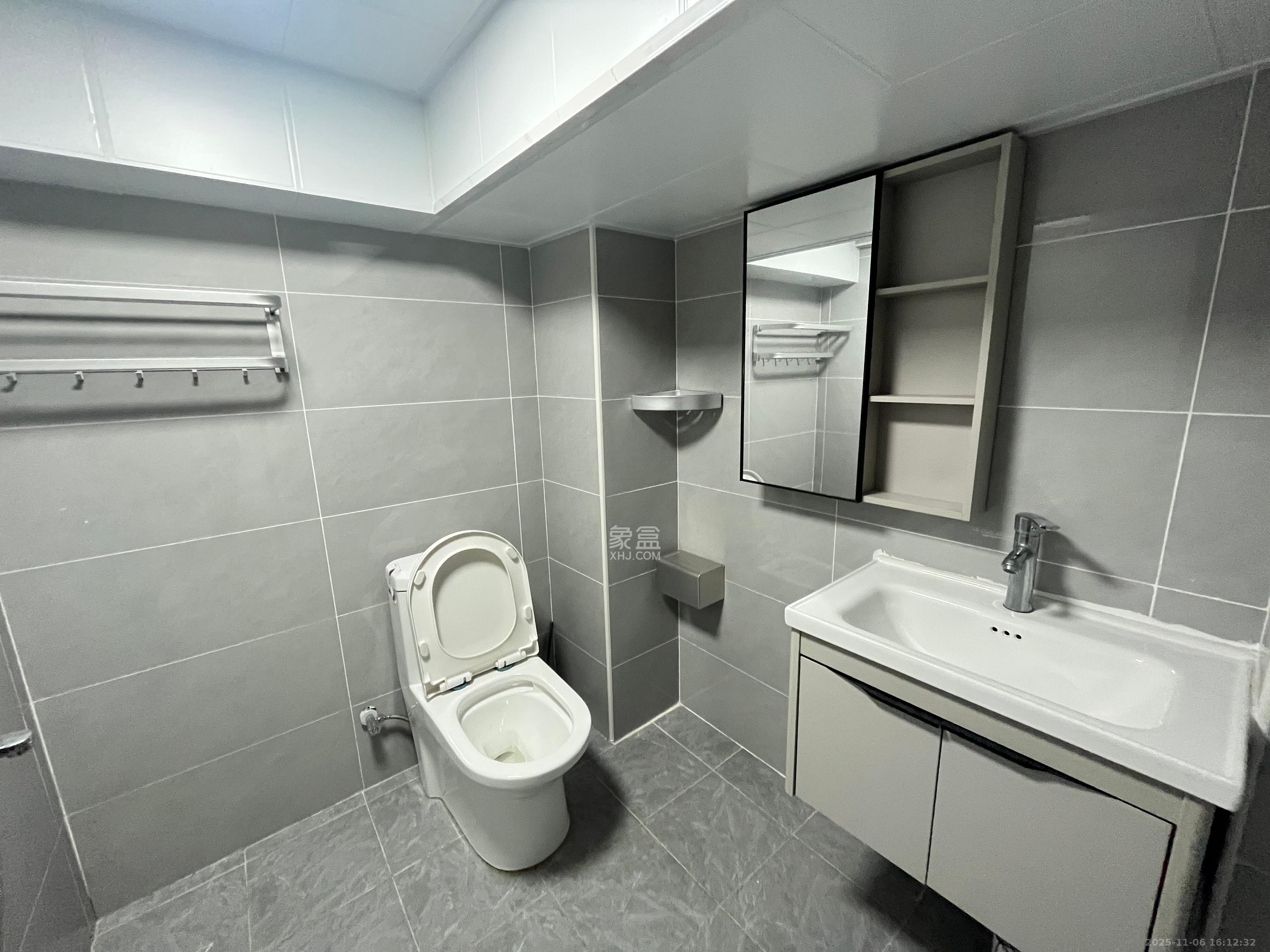 宏景名厦 3室2厅2卫 2600.0元/月 宏景名厦 3室2厅2卫 2600.0元/月室内图