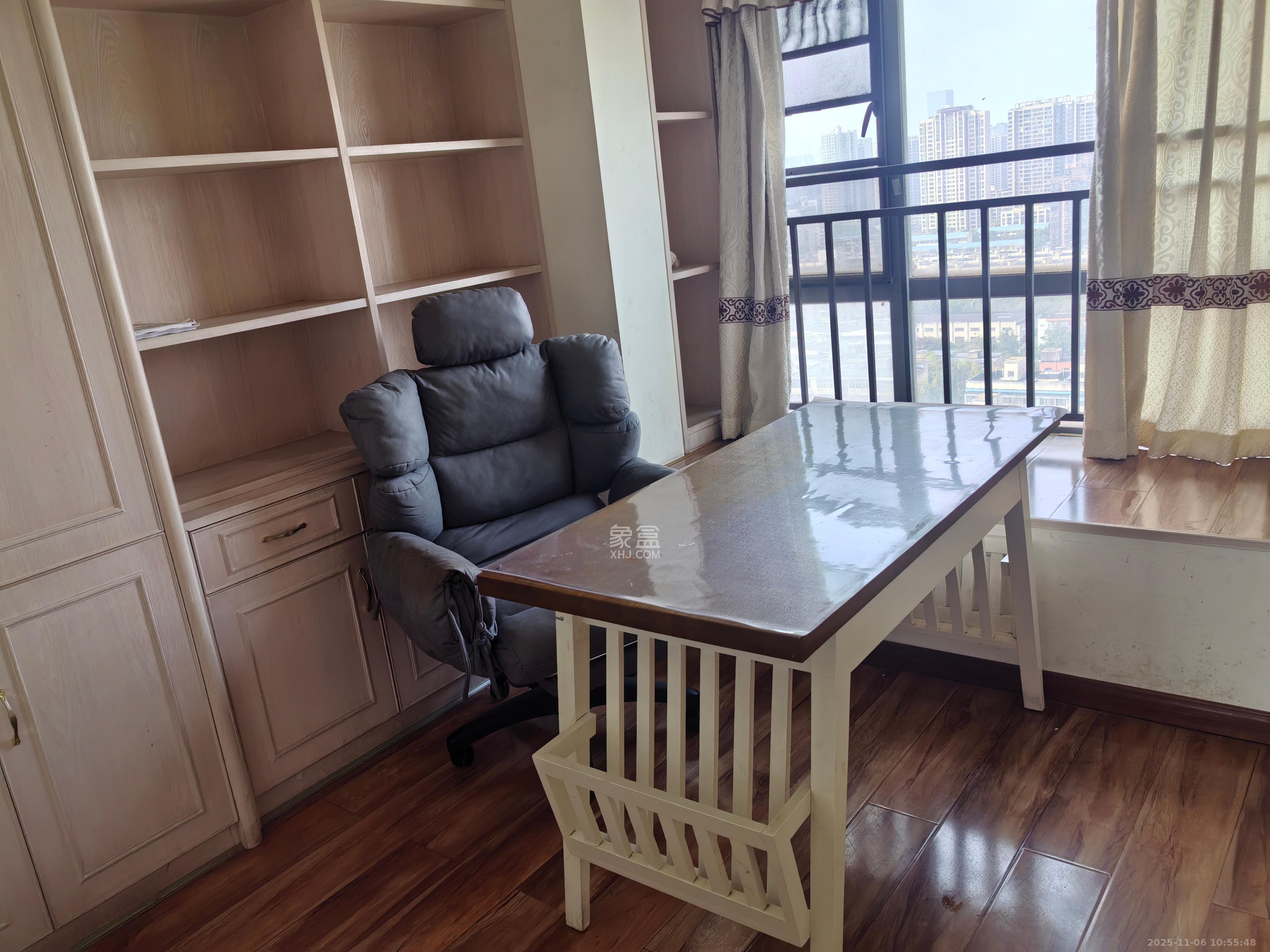 上海城小区  3室2厅1卫    2600.0元/月室内图