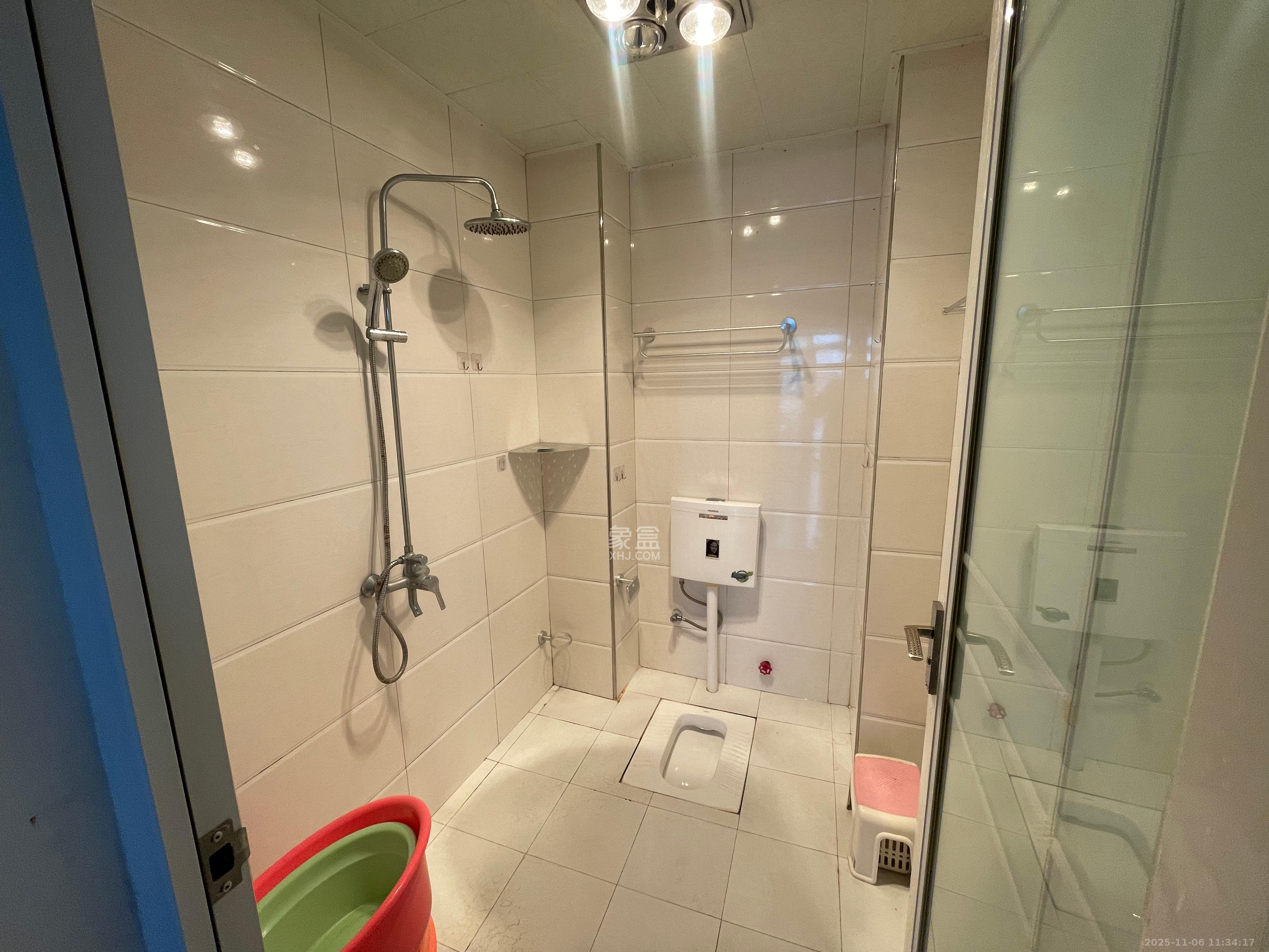 地华梅溪湖畔  1室1厅1卫    1600.0元/月室内图