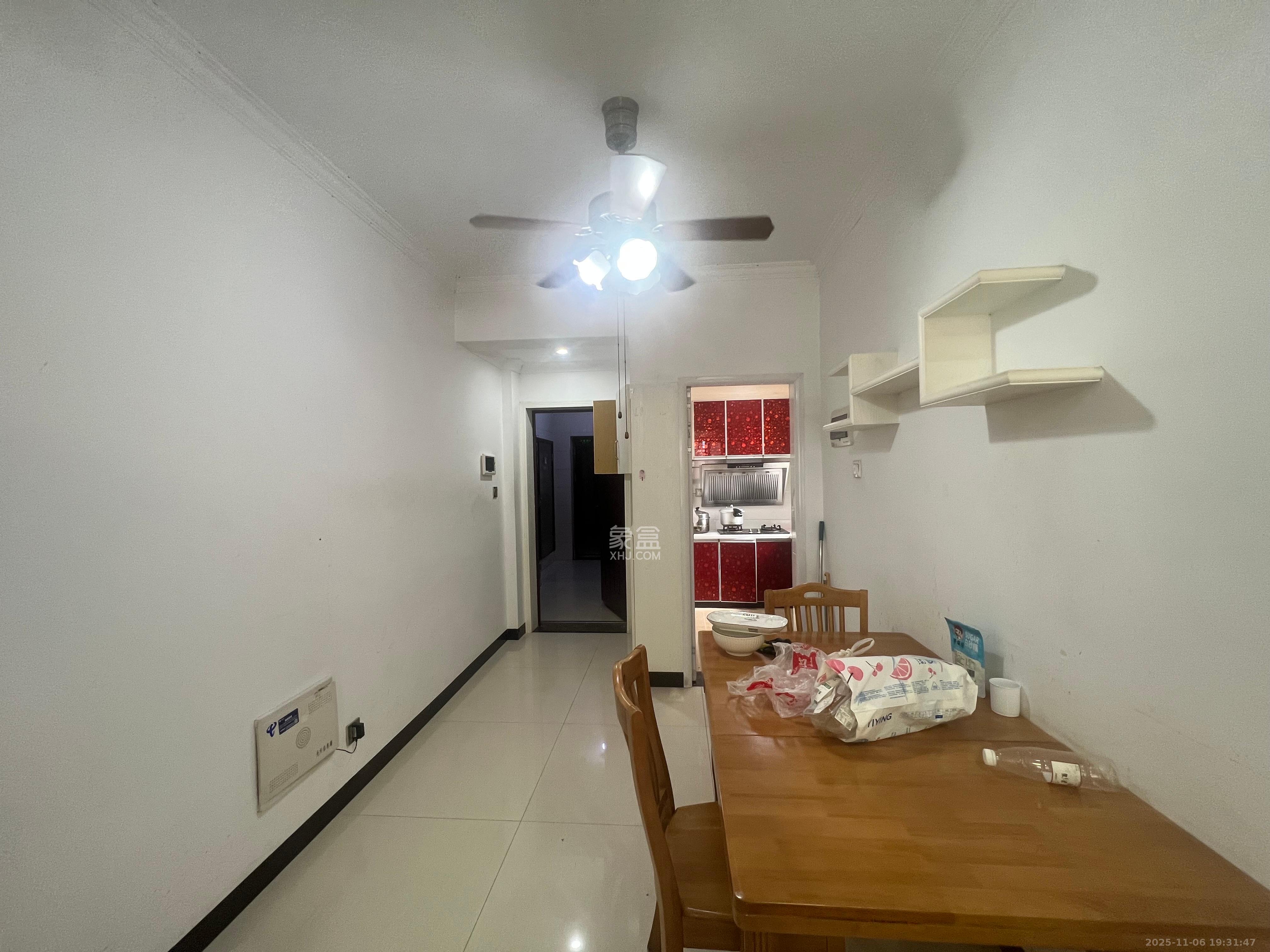 水岸世景  2室1厅1卫    1700.0元/月室内图