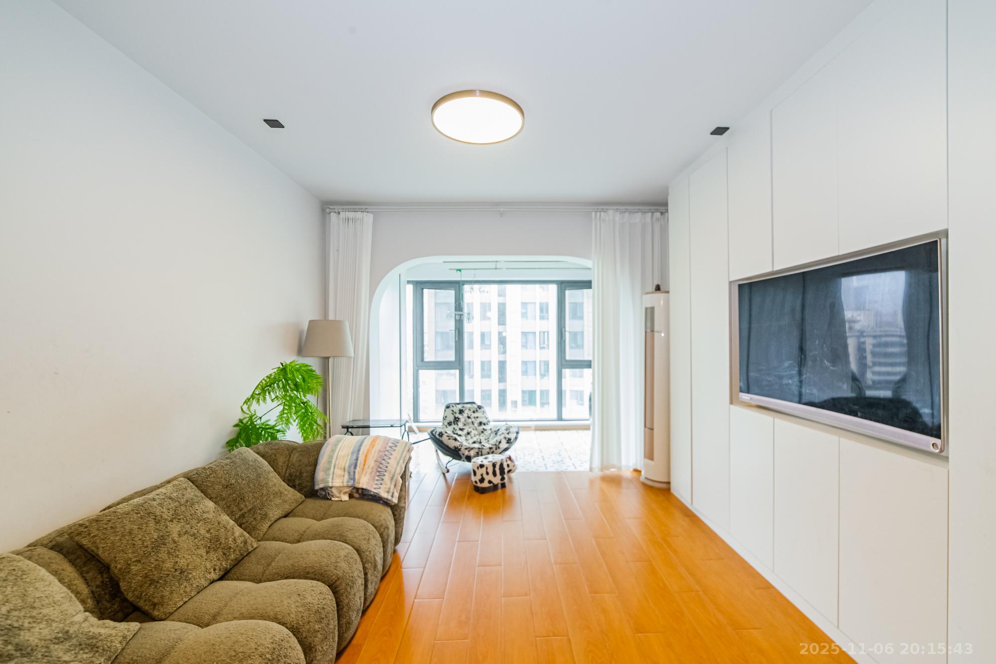 北辰三角洲E7区  4室2厅2卫    175.0万