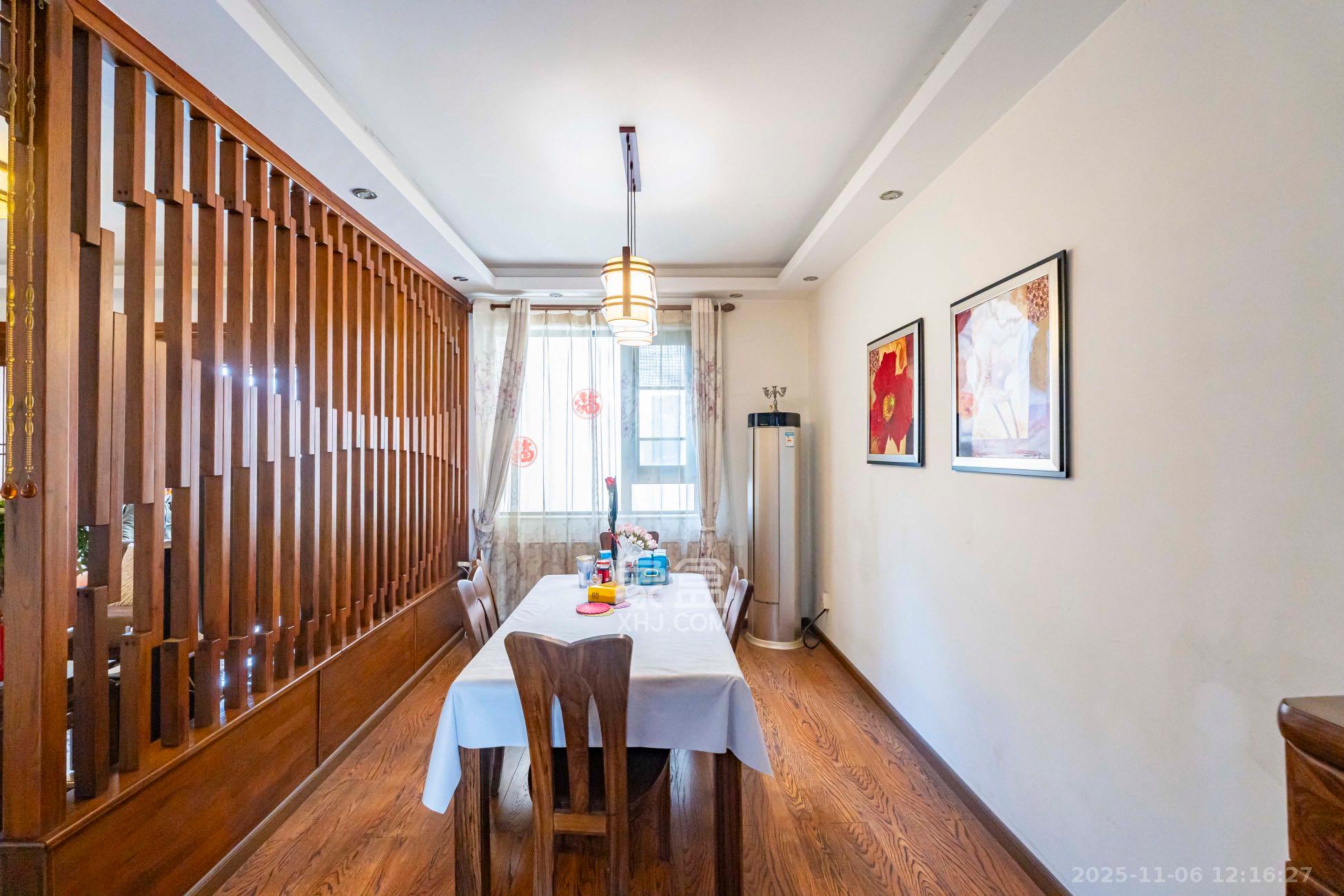 藏珑湖上国际花园  3室2厅2卫    4000.0元/月室内图