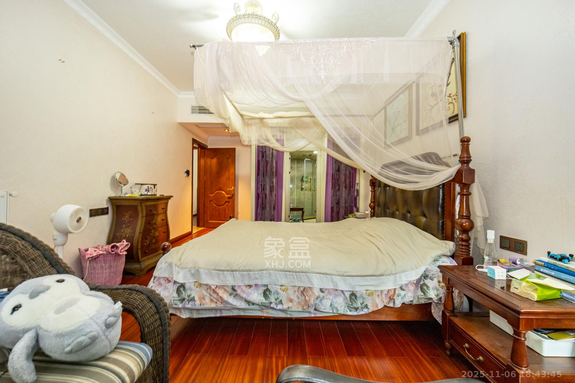 恒基凯旋门一二期  4室2厅2卫    158.0万卧室