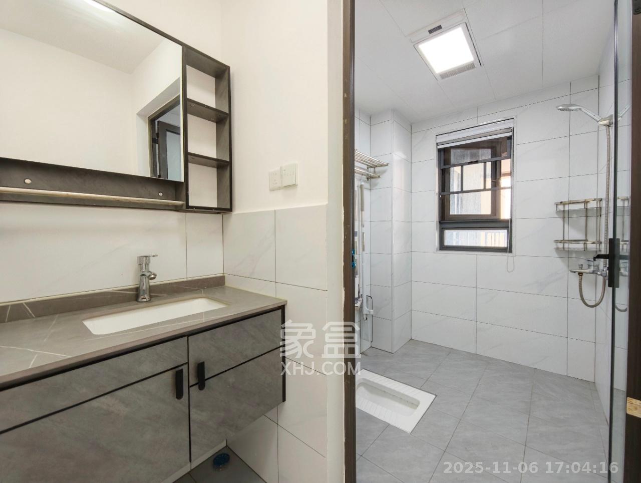 卓越伊景苑  3室2厅2卫    2700.0元/月室内图