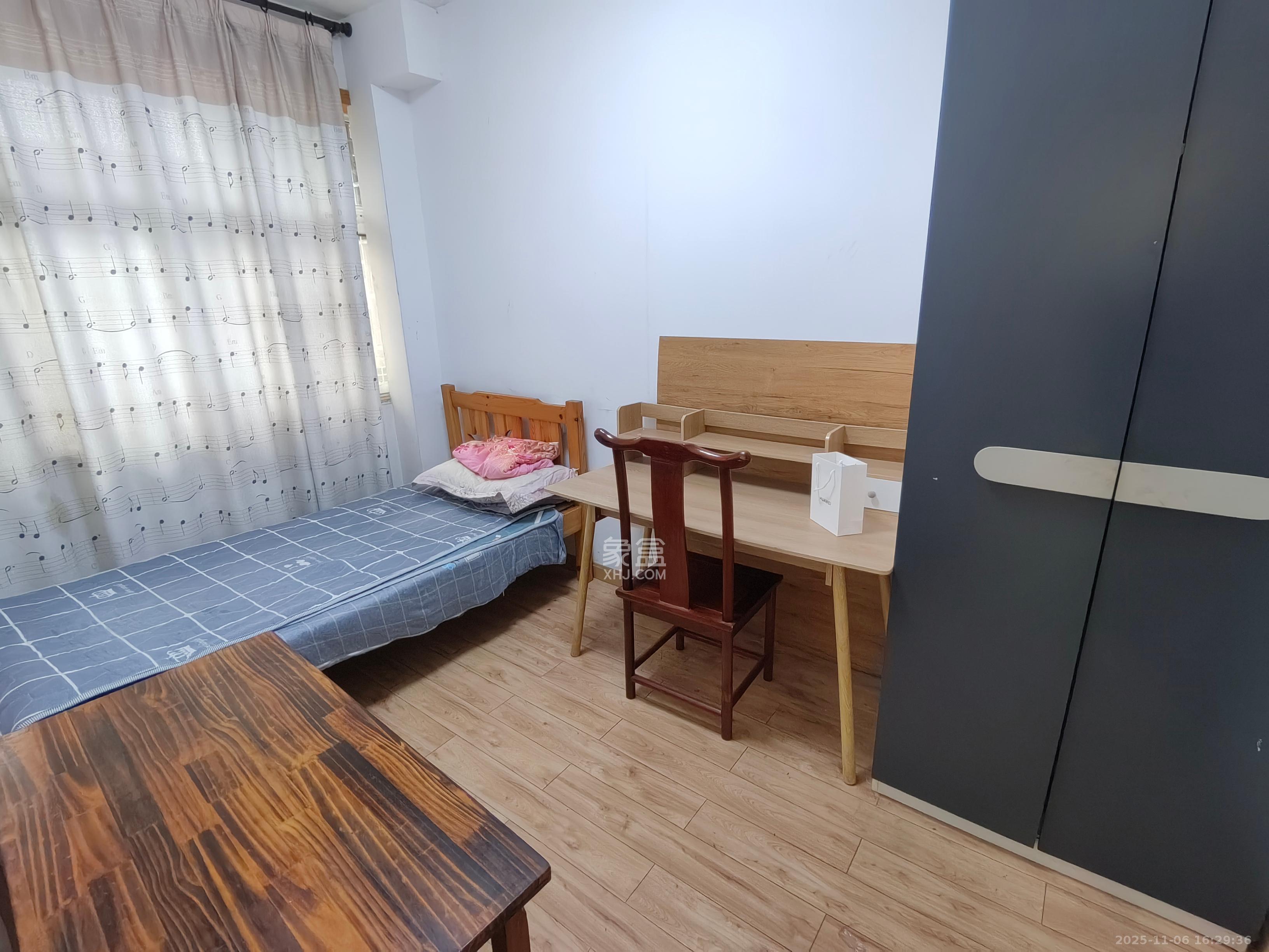 巧克力空间（建鸿达现代大厦）  2室2厅1卫    2000.0元/月室内图