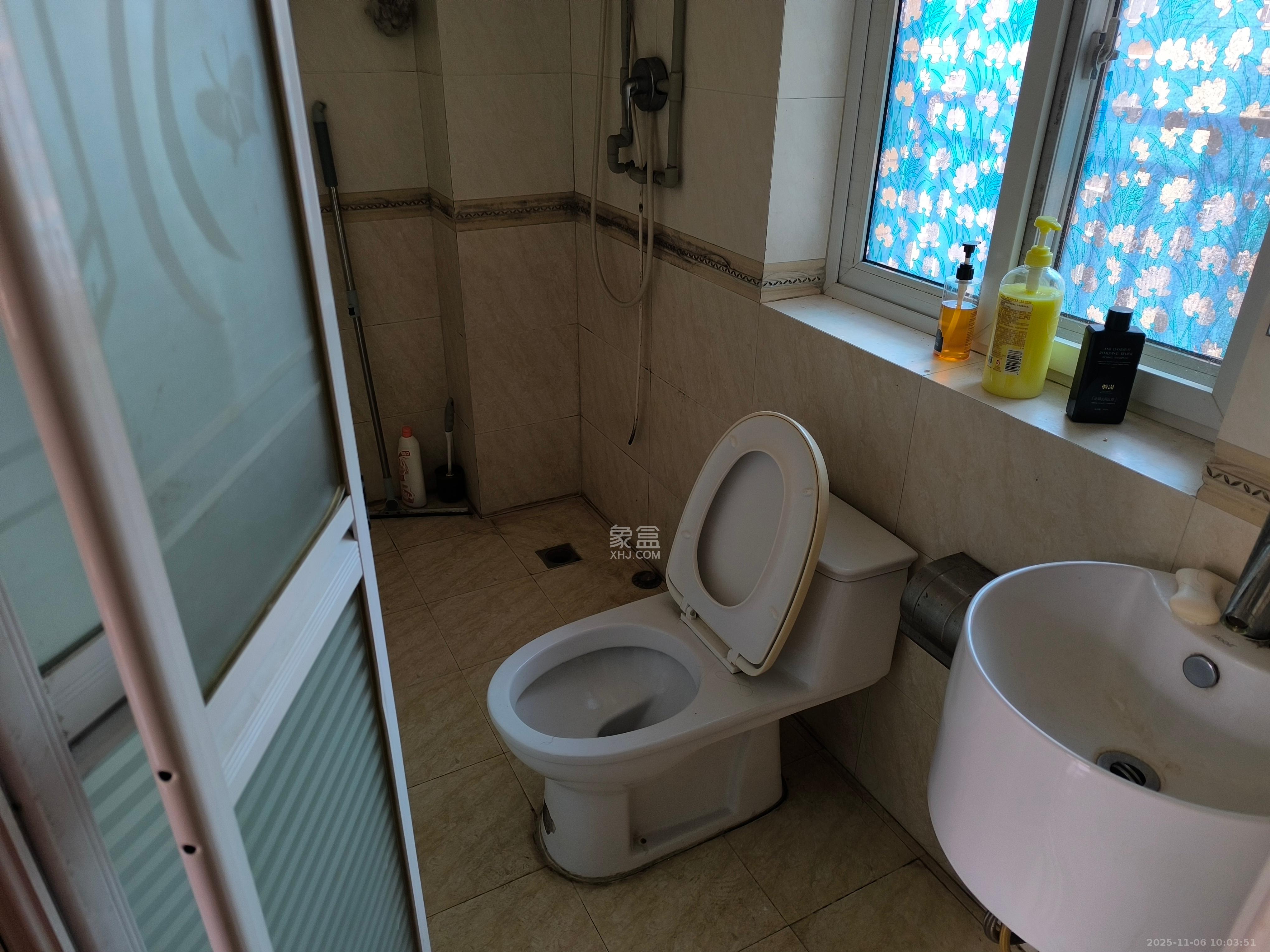 金碧文华 3室2厅1卫 2400.0元/月 金碧文华 3室2厅1卫 2400.0元/月室内图