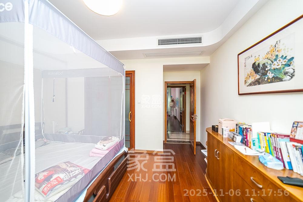 第六都（陆都小区）  4室2厅2卫    4500.0元/月室内图