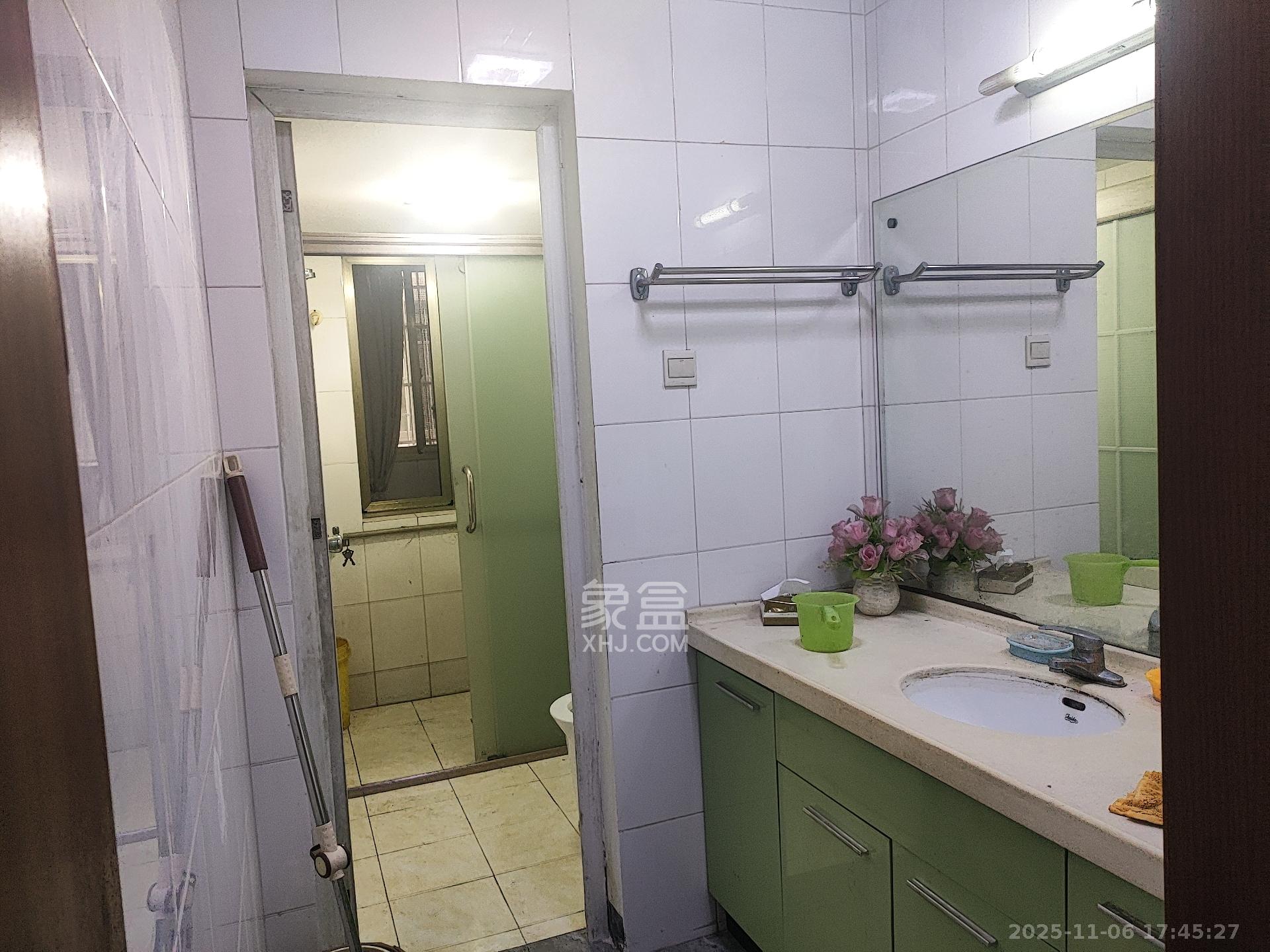 裕南大厦 3室2厅2卫 2700.0元/月 裕南大厦 3室2厅2卫 2700.0元/月室内图