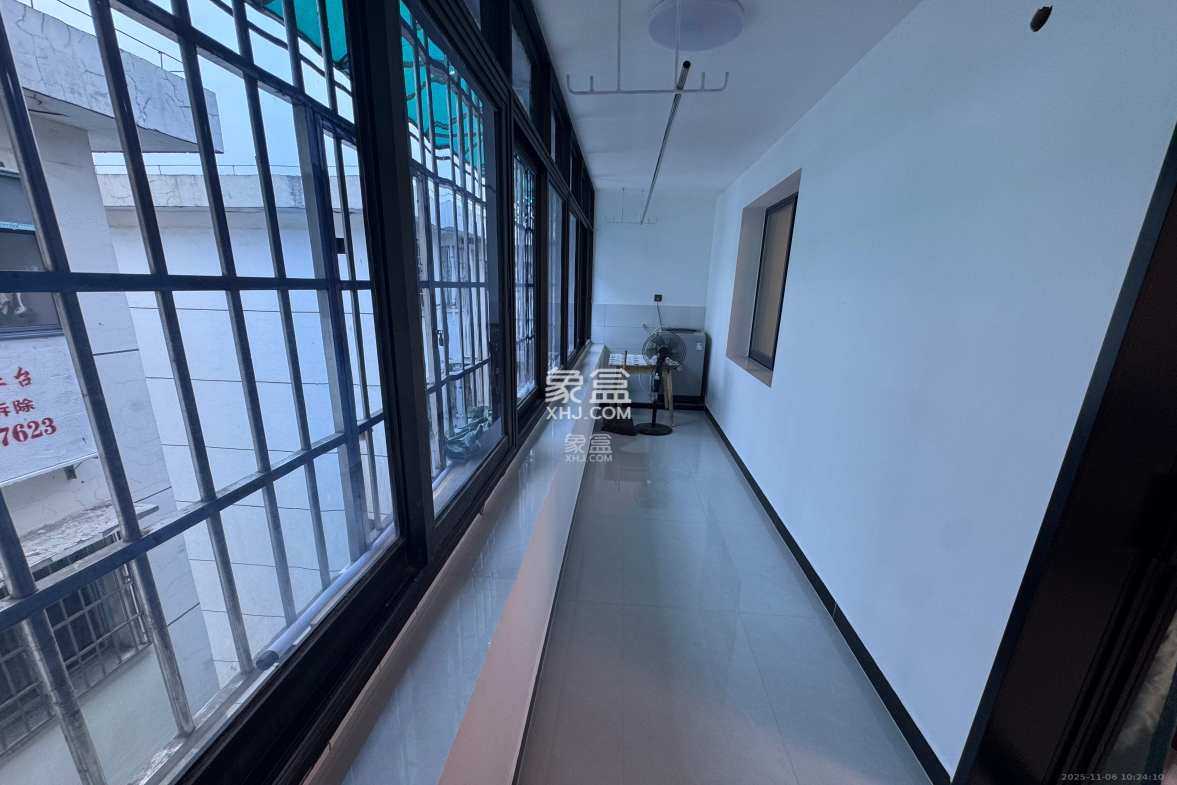 湖商住宅楼 2室2厅1卫 2500.0元/月 湖商住宅楼 2室2厅1卫 2500.0元/月室内图