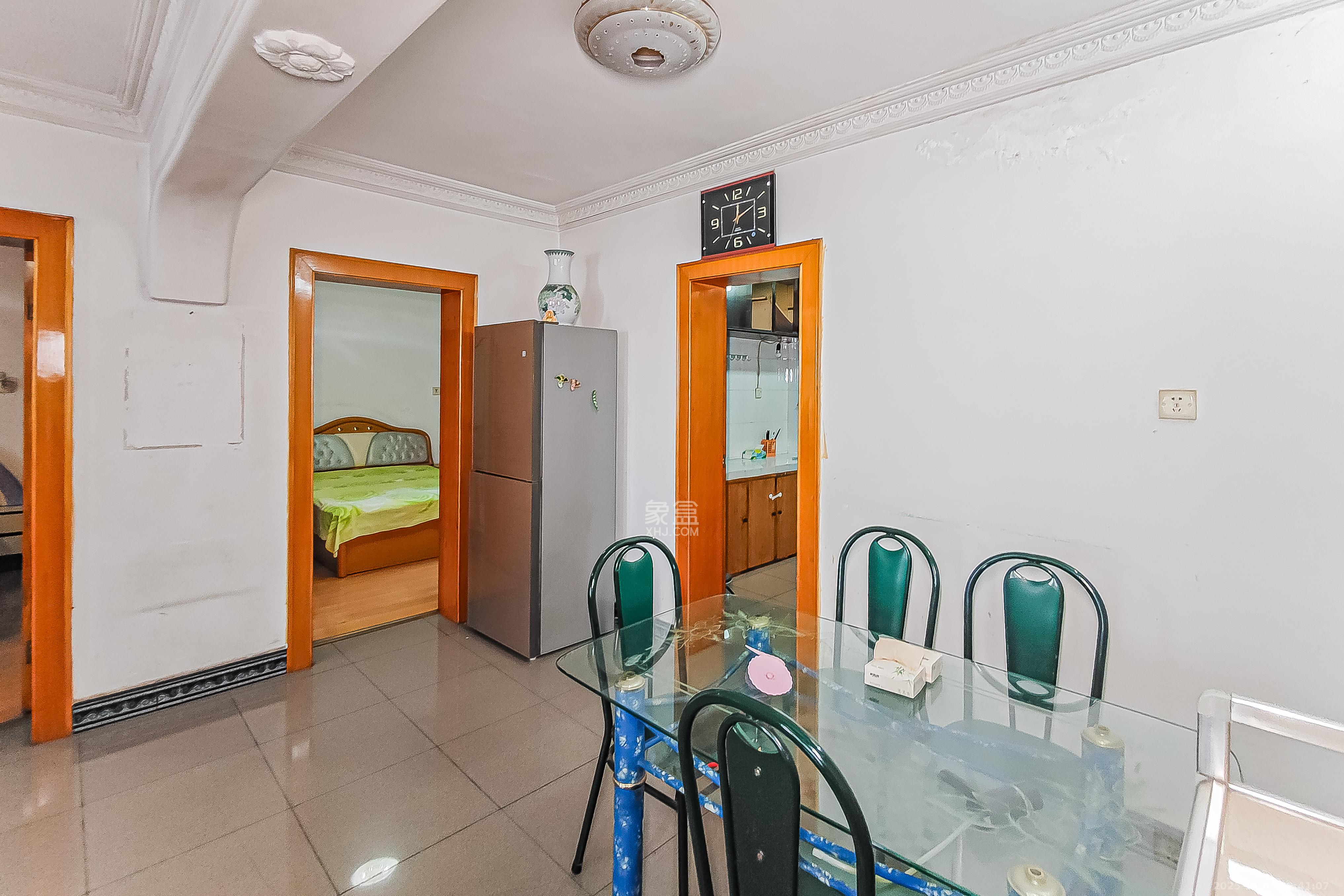 海利宿舍 2室2厅1卫 48.0万 海利宿舍 2室2厅1卫 48.0万客厅