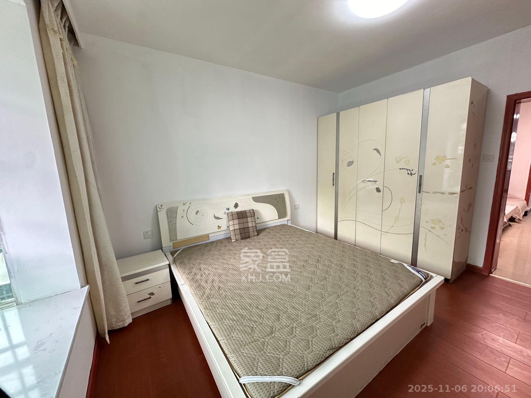 中南汽车世界 2室2厅1卫 1200.0元/月 中南汽车世界 2室2厅1卫 1200.0元/月室内图