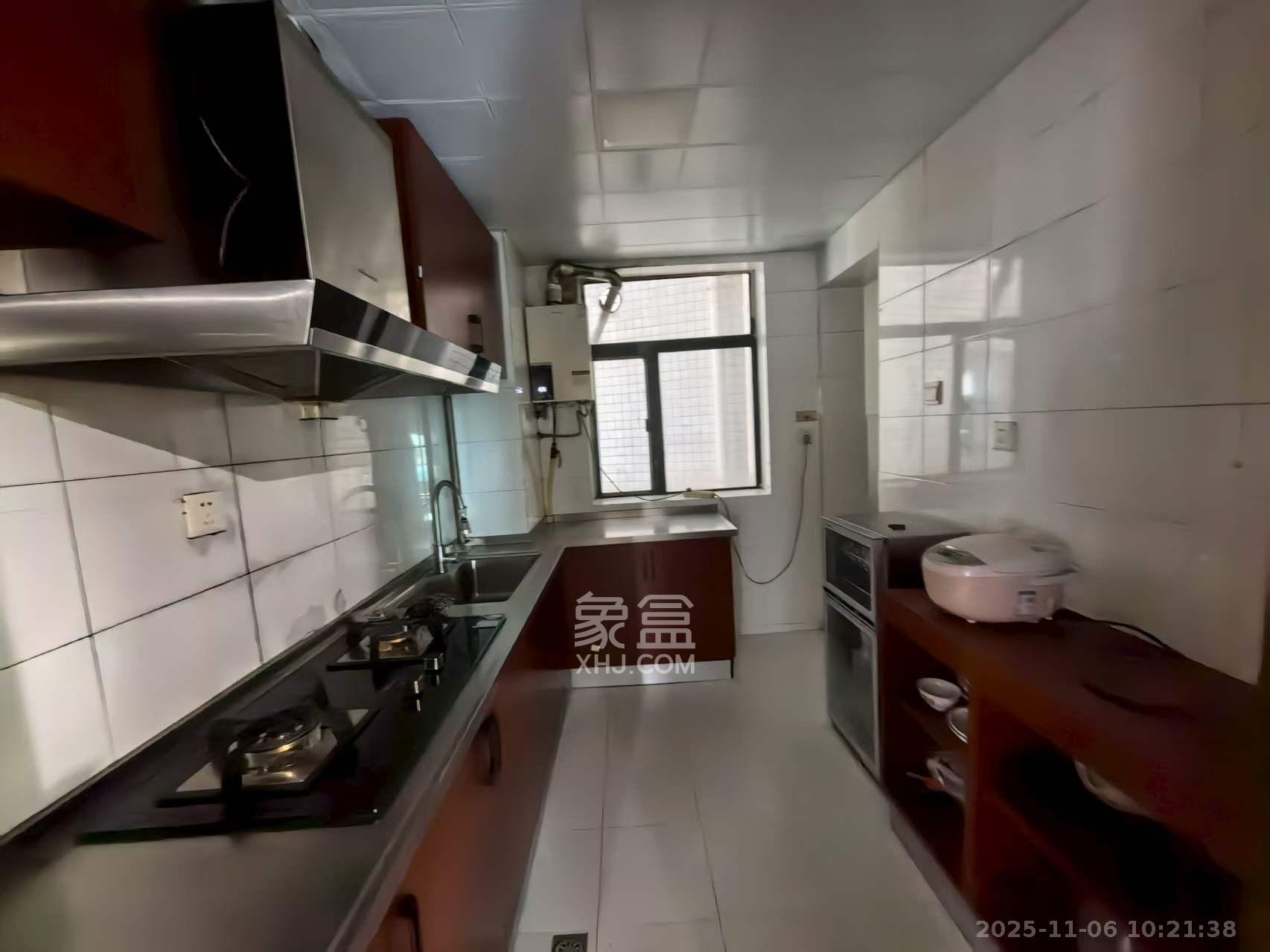 王府花园 3室2厅2卫 2600.0元/月 王府花园 3室2厅2卫 2600.0元/月室内图