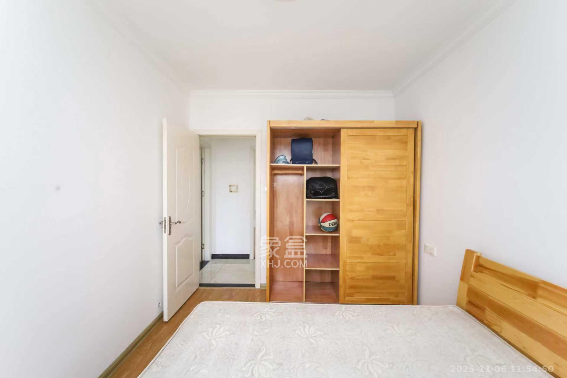 江河东澜湾  3室2厅1卫    2800.0元/月室内图