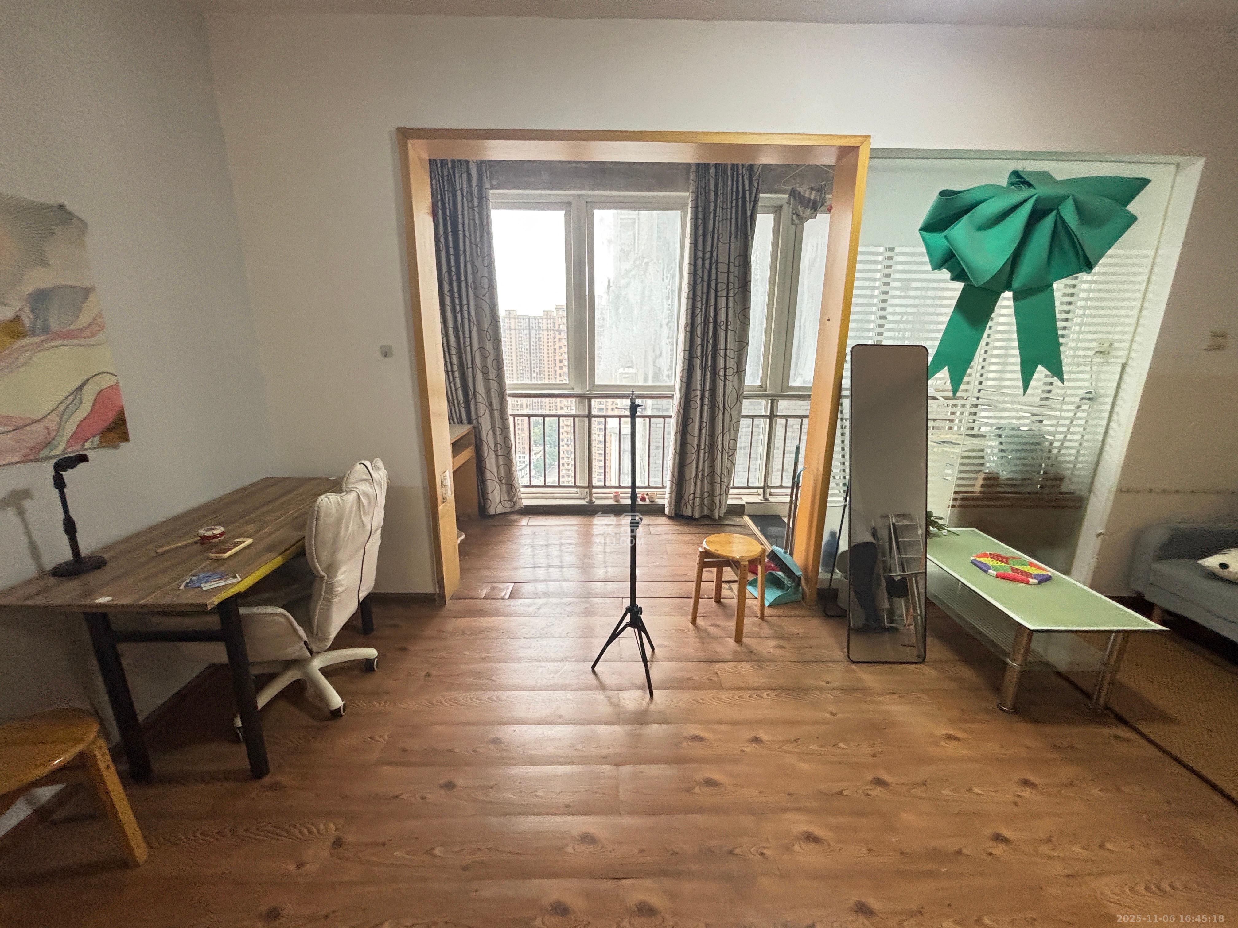 新芙蓉之都  1室1厅1卫    1800.0元/月室内图