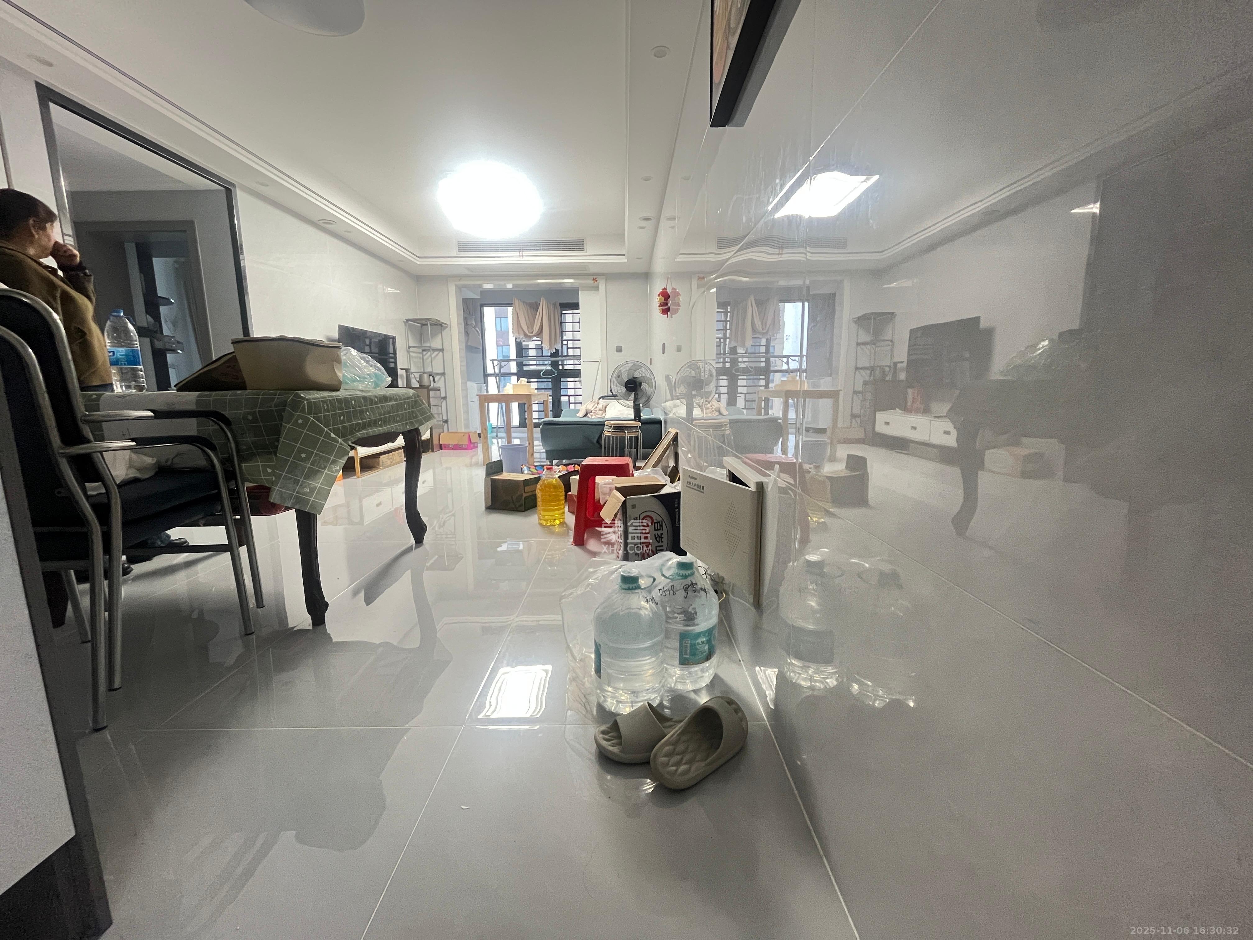 学士翰林苑  2室1厅1卫    1800.0元/月室内图1