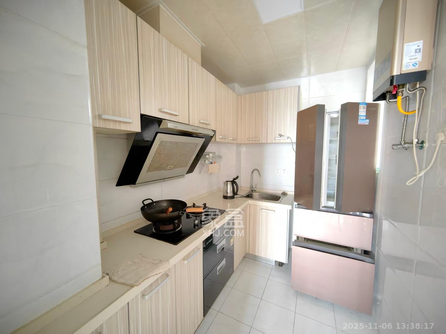 岳泰理想城 3室2厅2卫 2600.0元/月 岳泰理想城 3室2厅2卫 2600.0元/月室内图