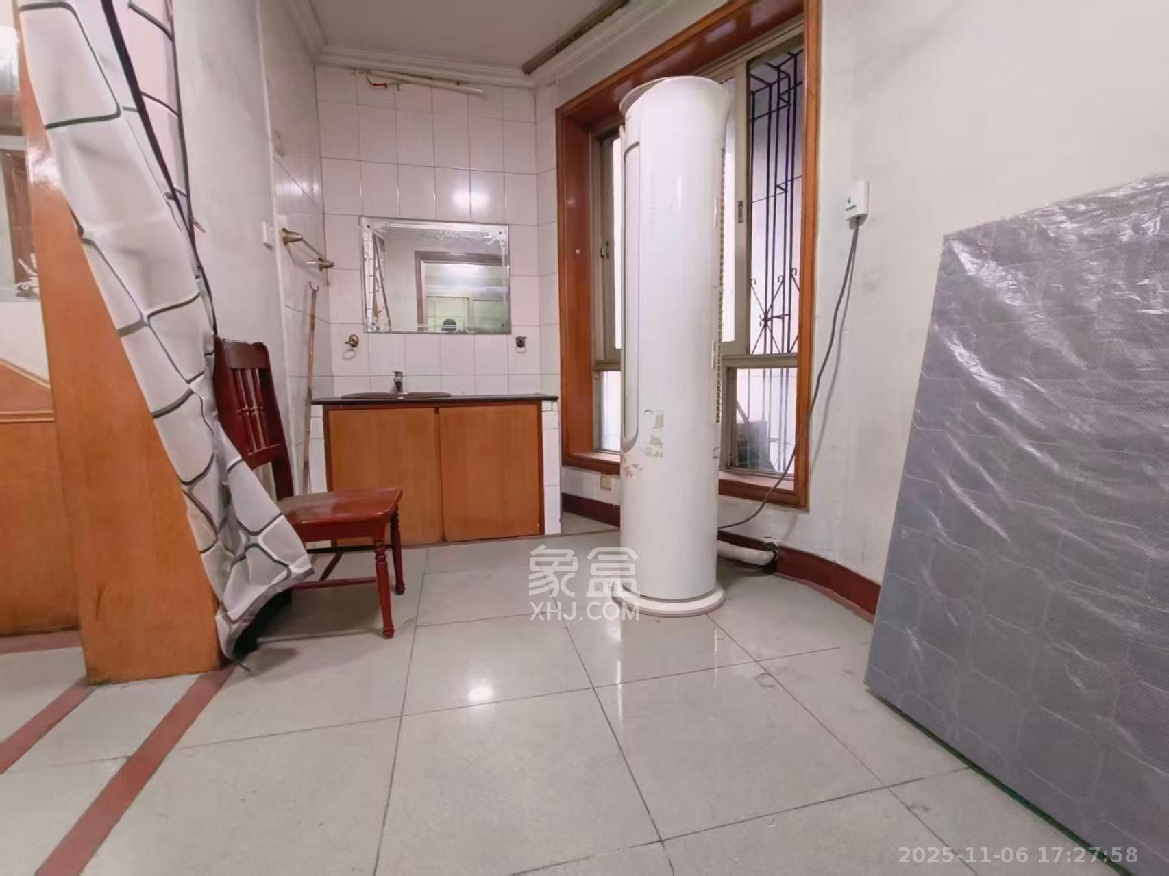 区政府宿舍  3室1厅1卫    2500.0元/月室内图