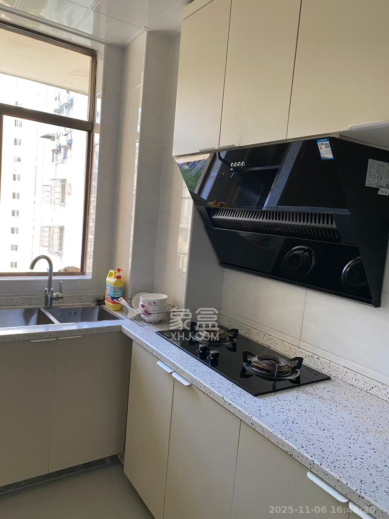 金色比华利  4室2厅2卫    1100.0元/月室内图