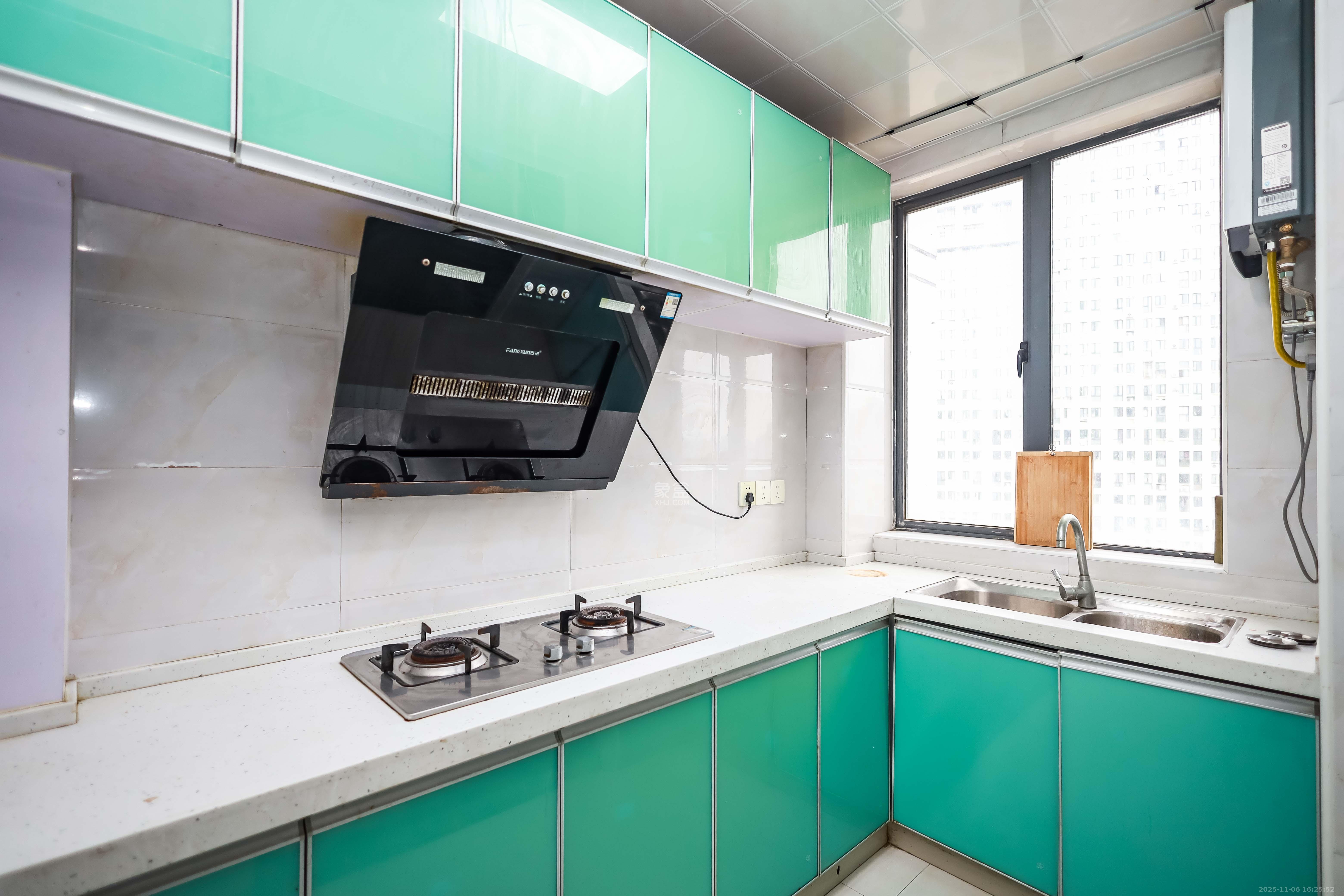 盛世耀凯  3室2厅1卫    72.0万厨房