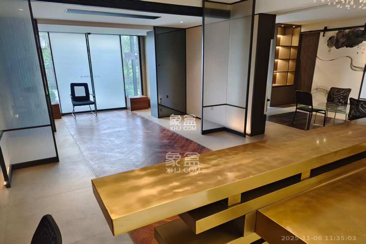 华城广场 1室2厅1卫 12500.0元/月 华城广场 1室2厅1卫 12500.0元/月室内图