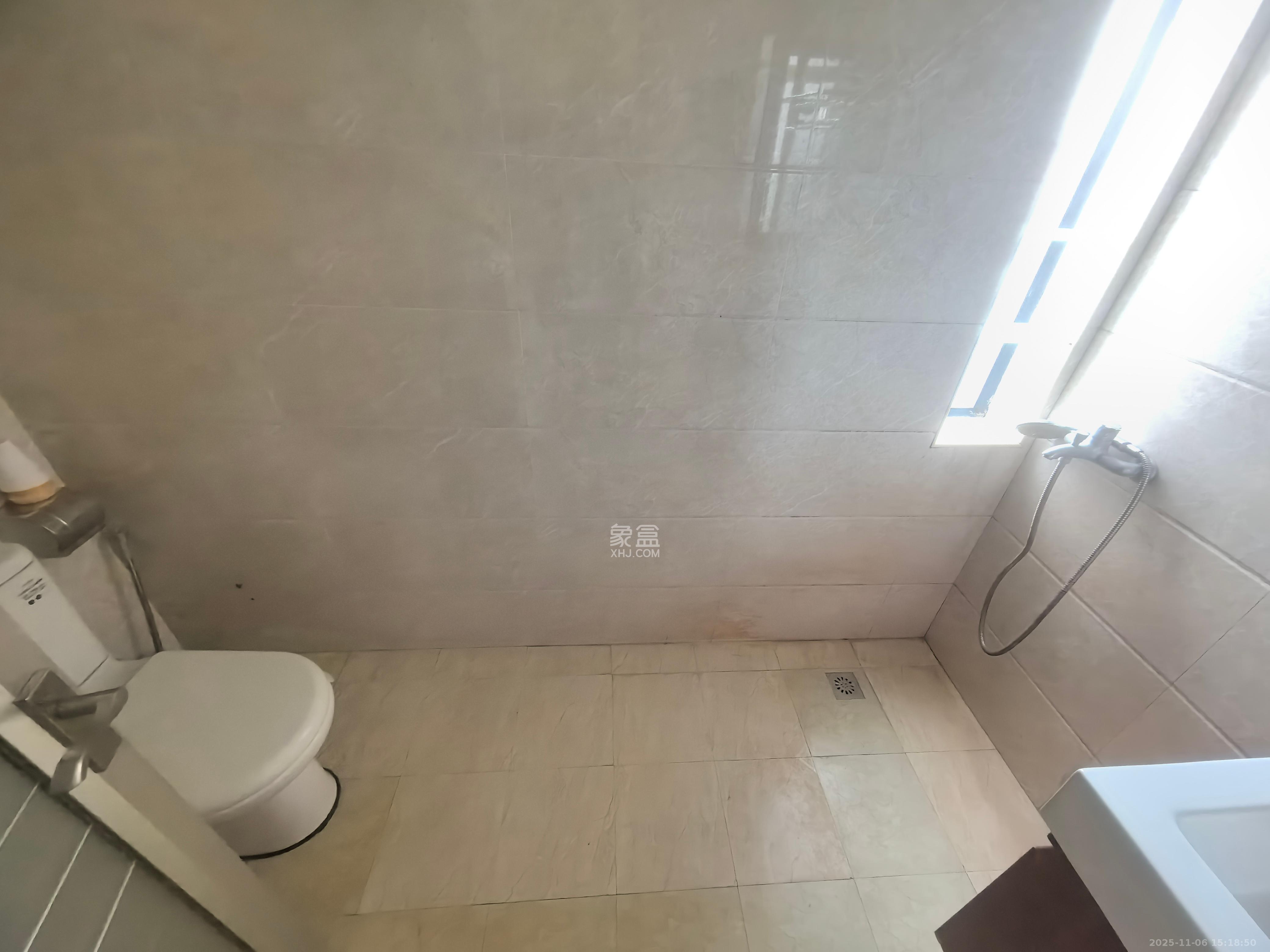 佳兴国际汇 1室1厅1卫 1700.0元/月 佳兴国际汇 1室1厅1卫 1700.0元/月室内图