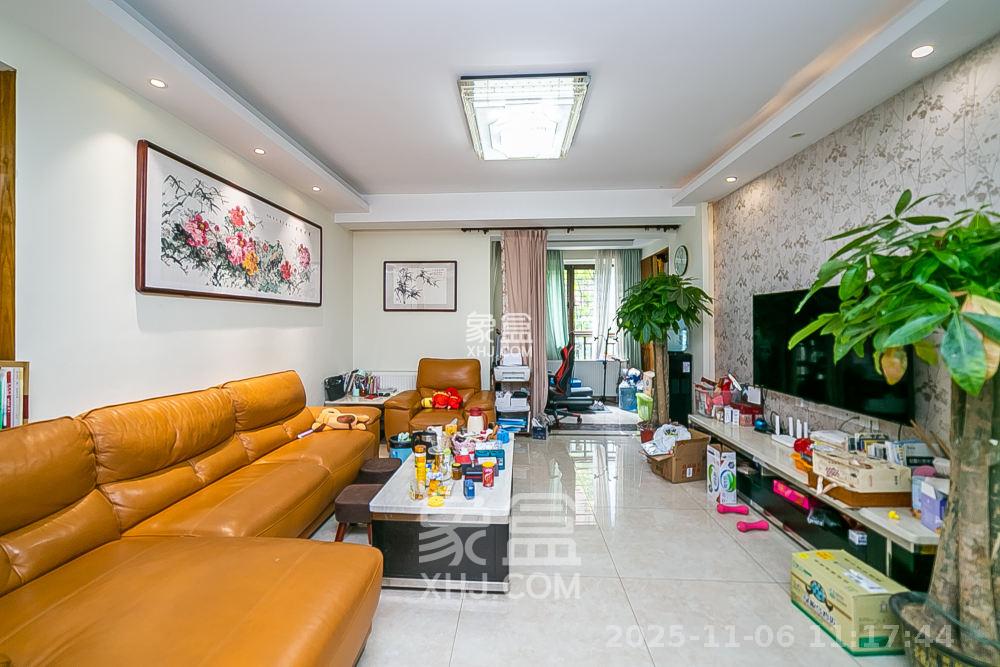 第六都（陆都小区）  4室2厅2卫    4500.0元/月室内图