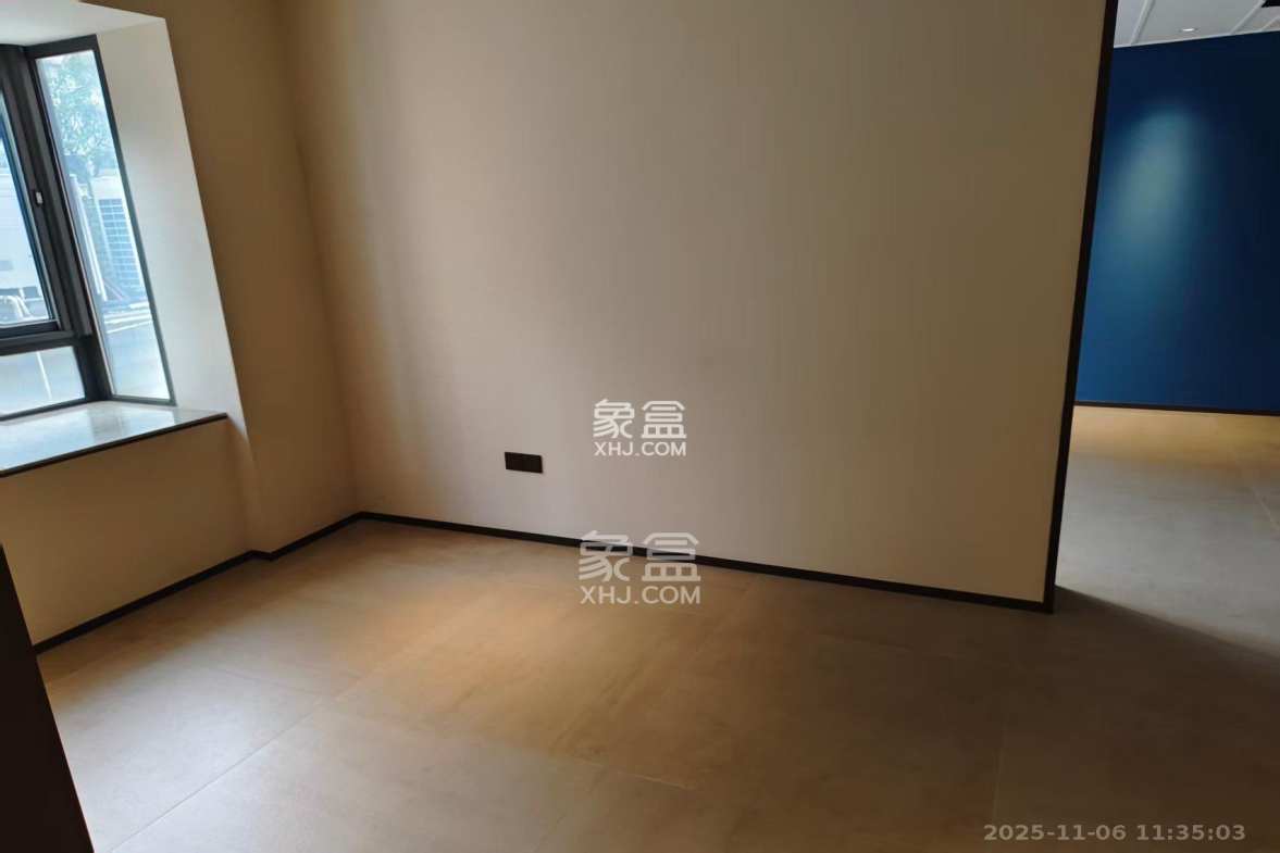 华城广场 1室2厅1卫 12500.0元/月 华城广场 1室2厅1卫 12500.0元/月室内图