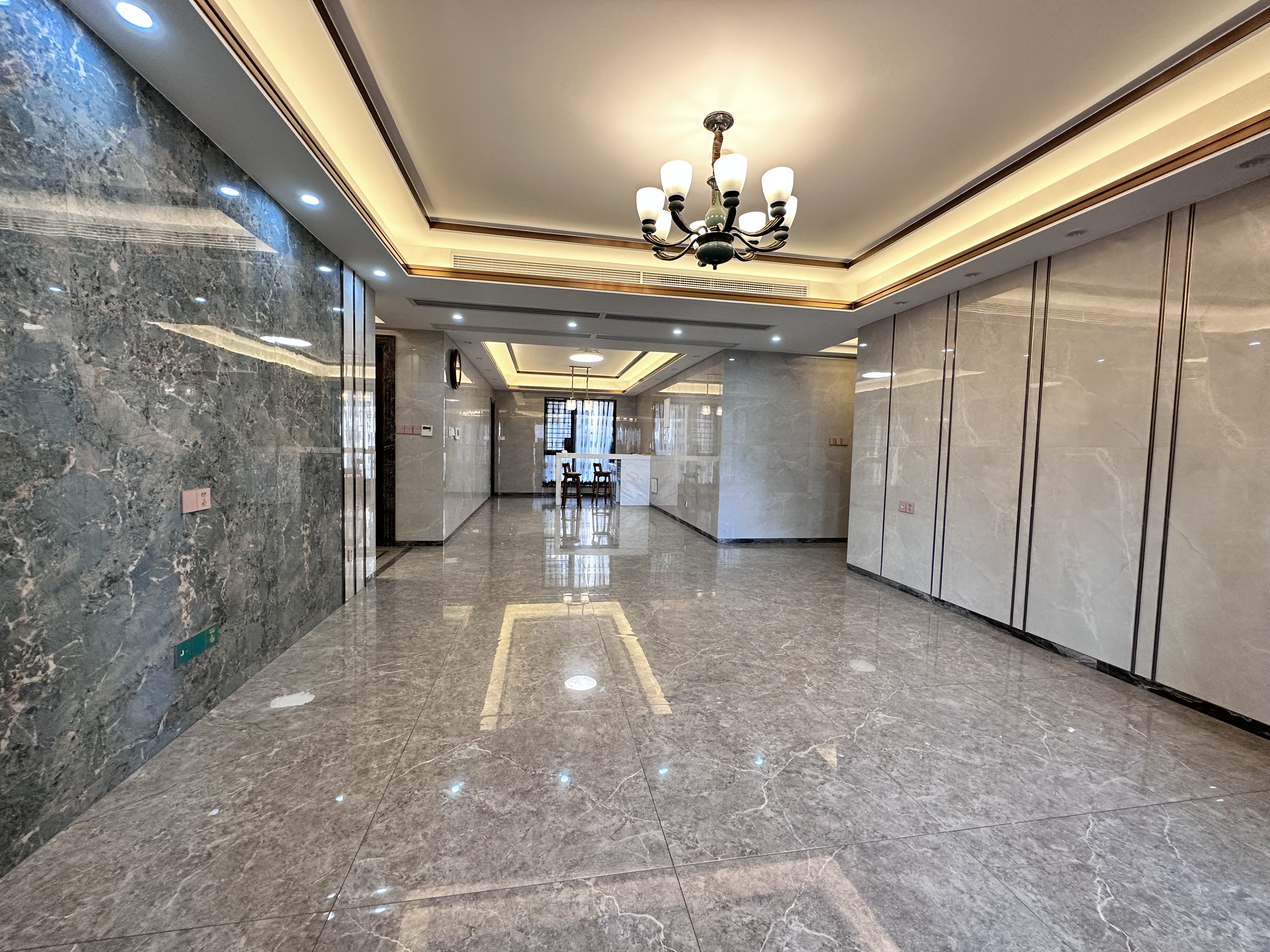 海航豪庭北苑 5室2厅3卫 10000.0元/月 海航豪庭北苑 5室2厅3卫 10000.0元/月室内图