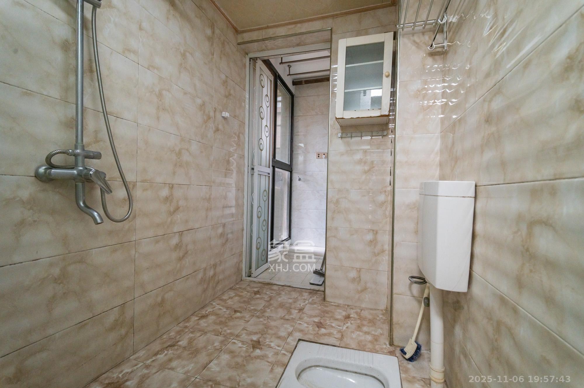 华润凤凰城三期  3室2厅1卫    78.8万卫生间