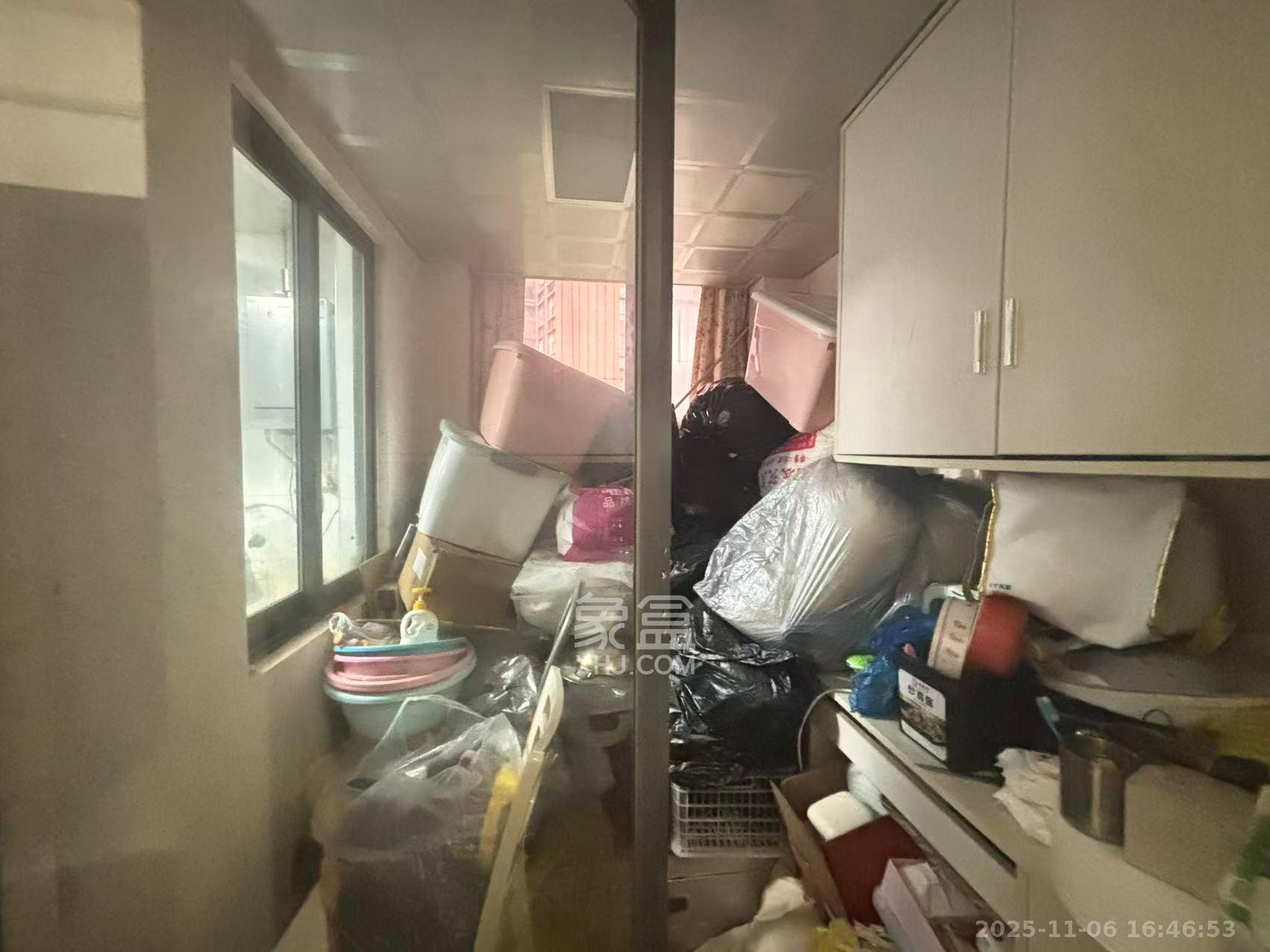 华润凤凰城二期  3室2厅1卫    2000.0元/月室内图