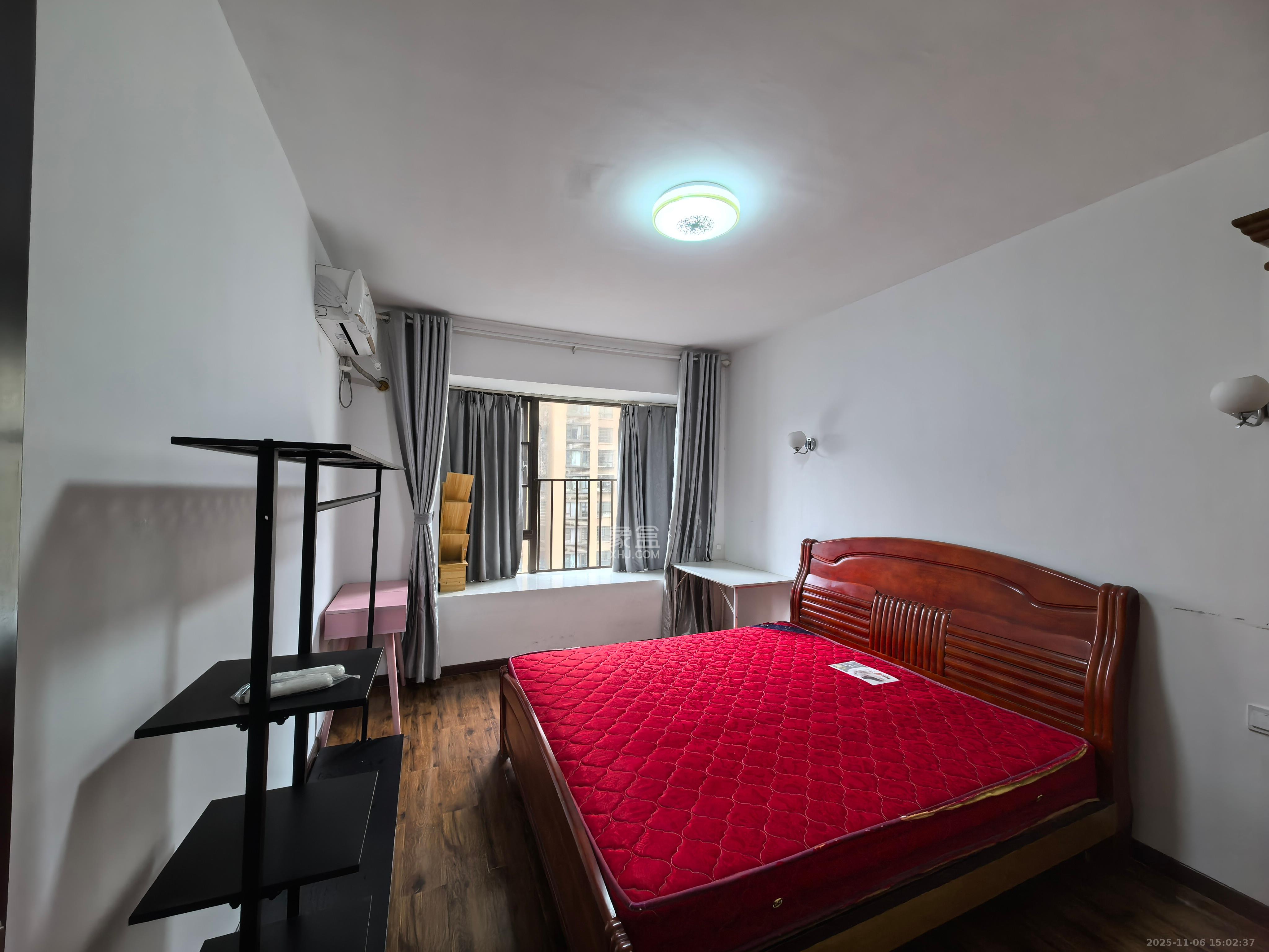 华润凤凰城三期 2室2厅1卫 1800.0元/月 华润凤凰城三期 2室2厅1卫 1800.0元/月室内图