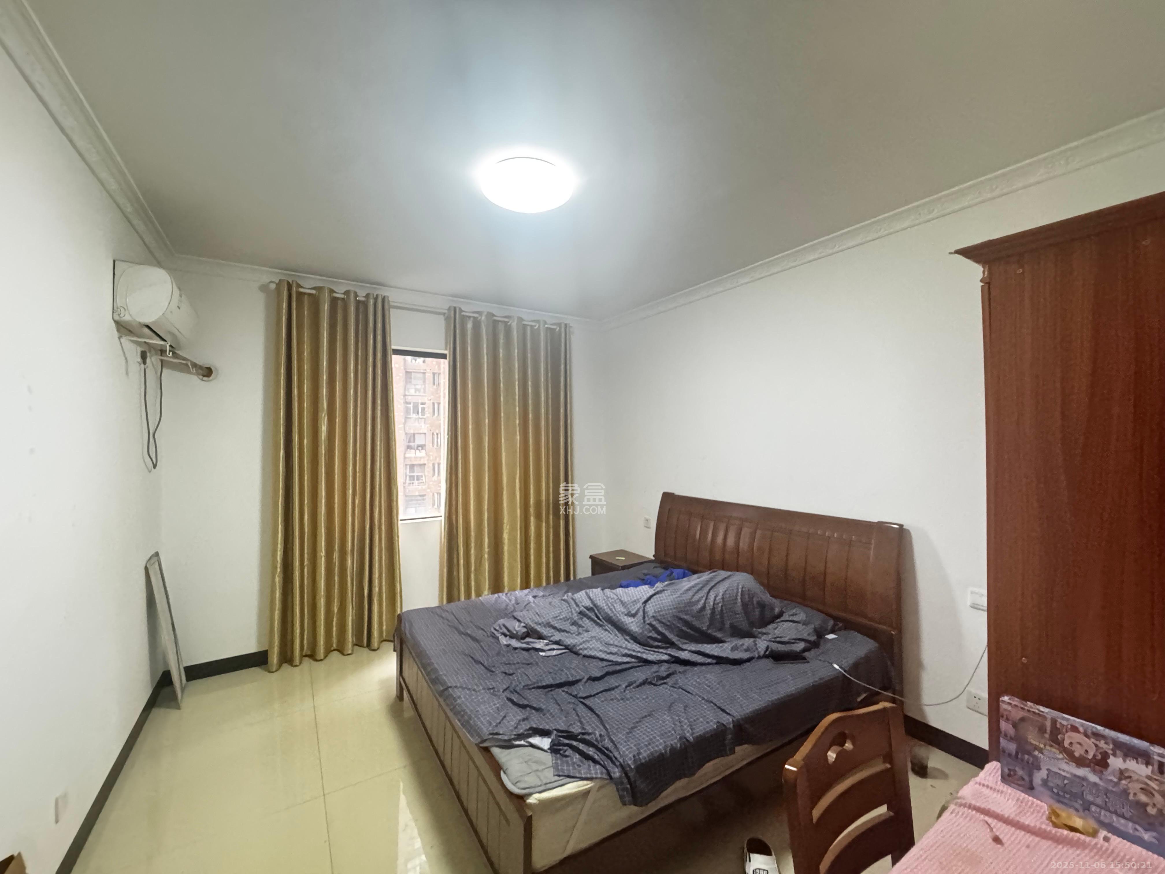 半山壹号 2室2厅1卫 2200.0元/月 半山壹号 2室2厅1卫 2200.0元/月室内图