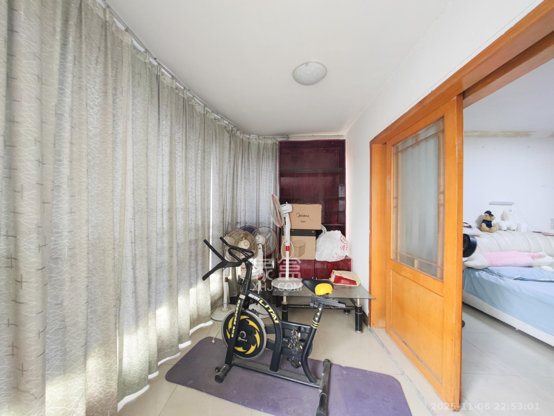 红星商贸城 3室2厅2卫 50.0万 红星商贸城 3室2厅2卫 50.0万阳台