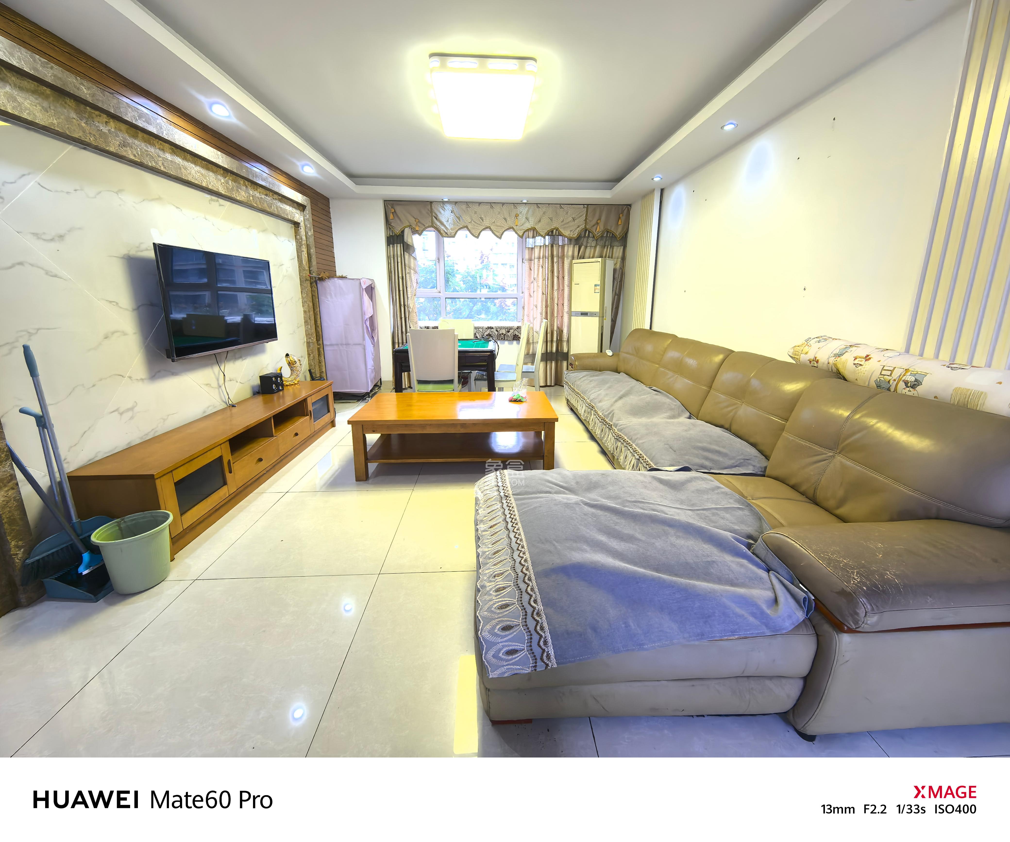 万国城（当代满庭春MOMA）一期  3室2厅2卫    2300.0元/月室内图