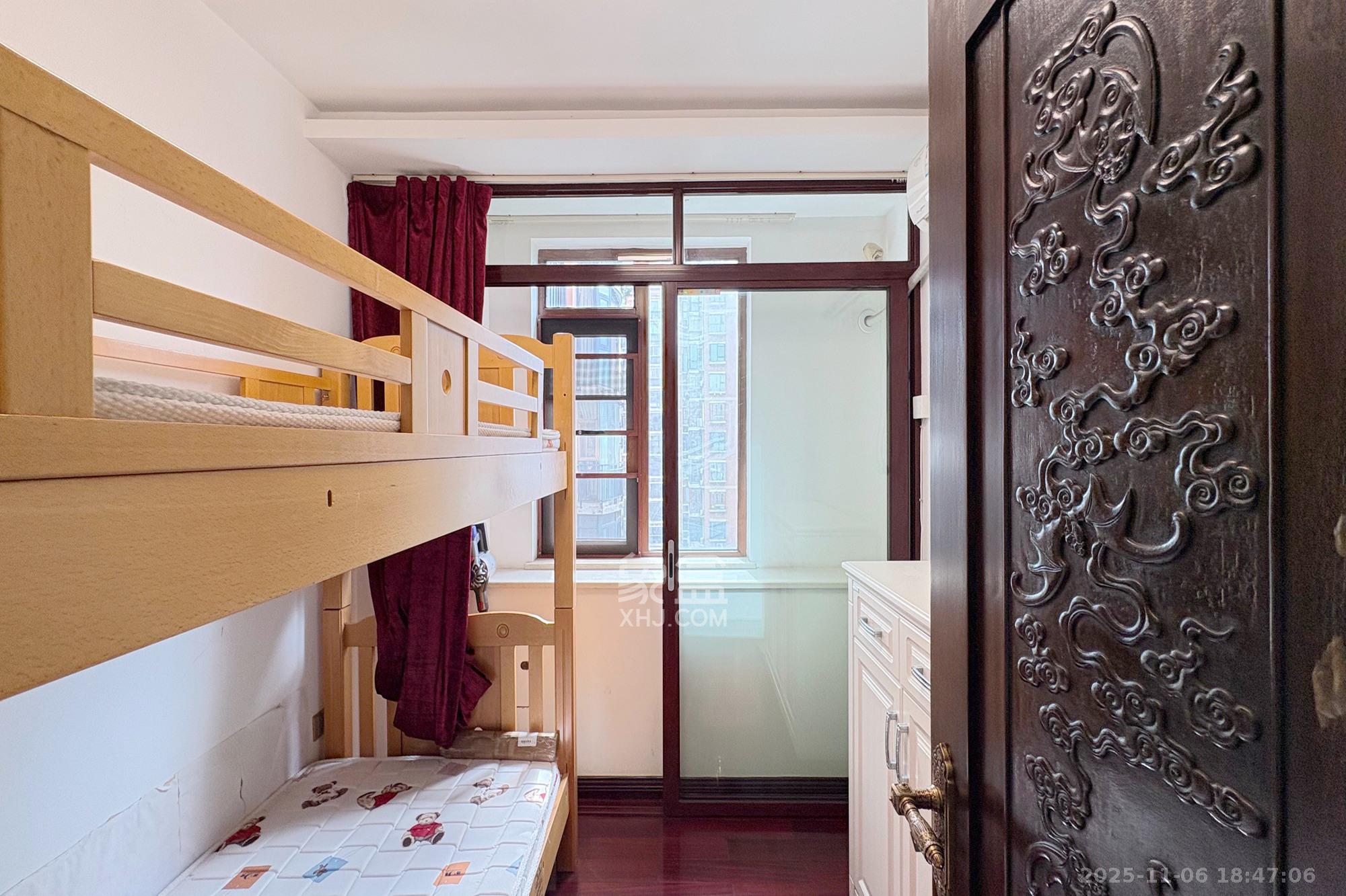 向阳门第  4室2厅2卫    198.0万其他