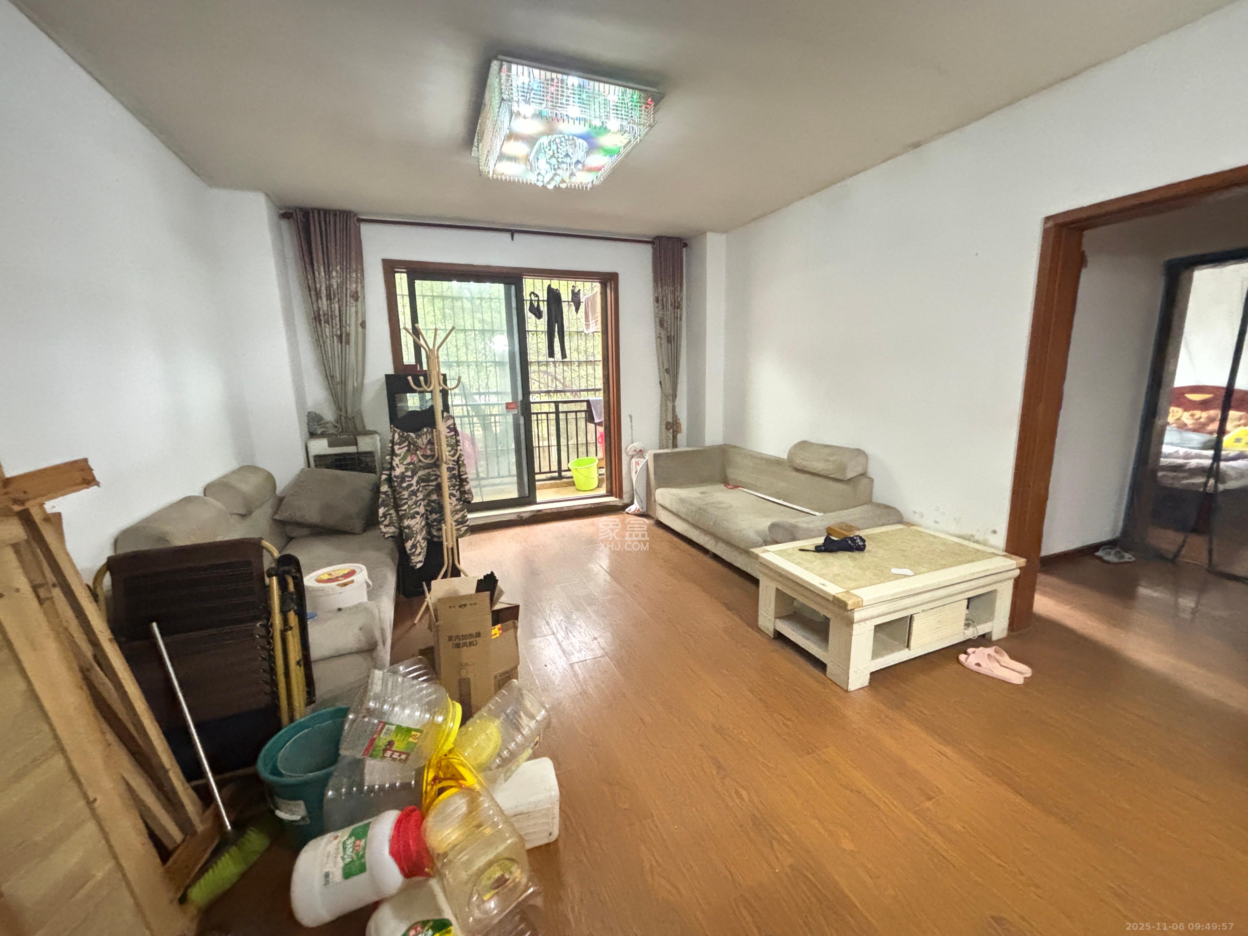 花漾年华（桂花园）  1室2厅1卫    2500.0元/月