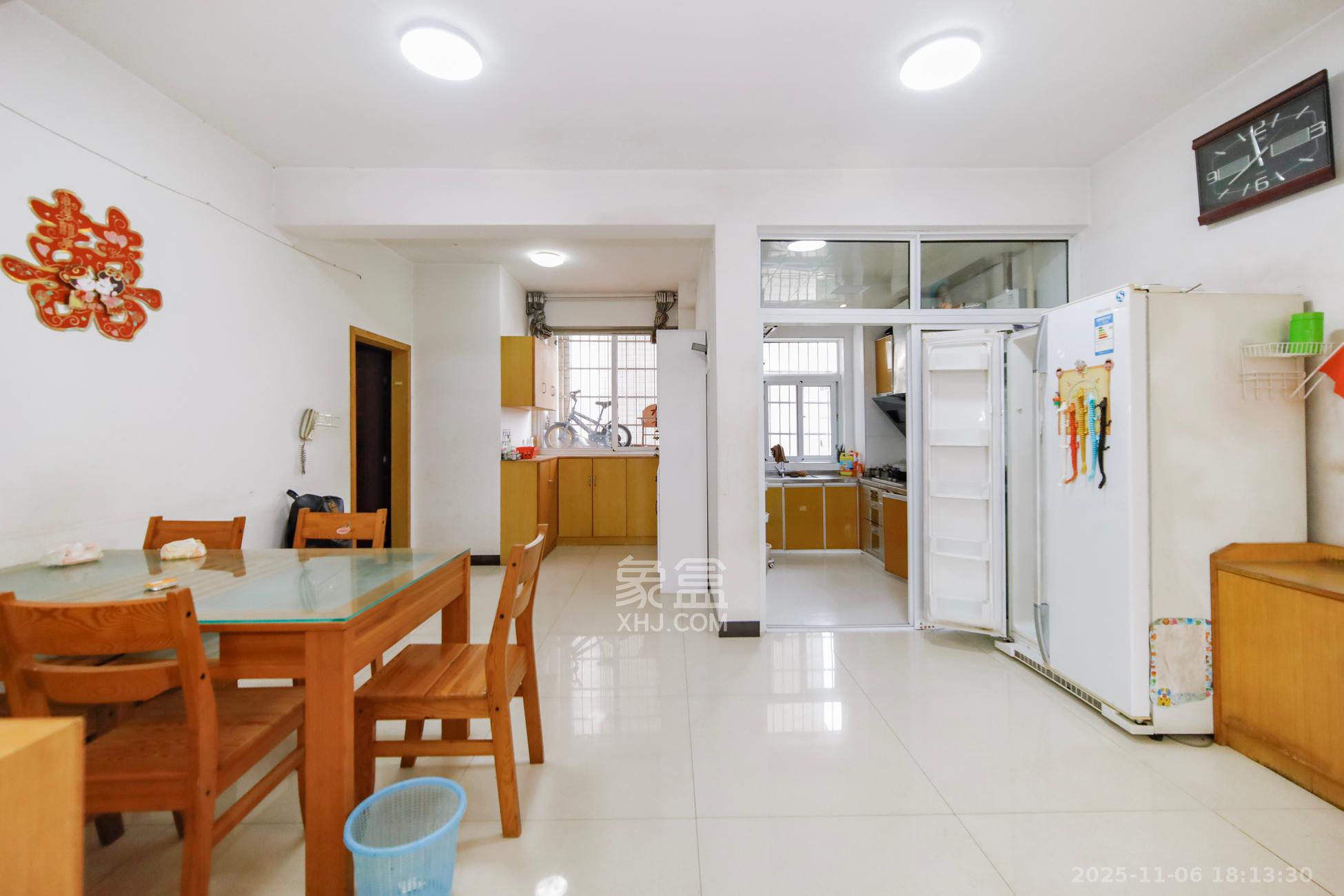 湘樟园小区（湘樟家园）  3室2厅2卫    69.0万客厅