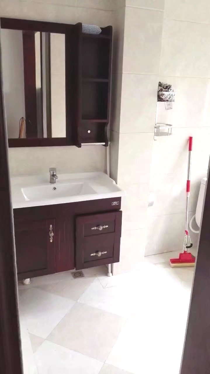 天上人间 3室1厅2卫 3300.0元/月 天上人间 3室1厅2卫 3300.0元/月室内图