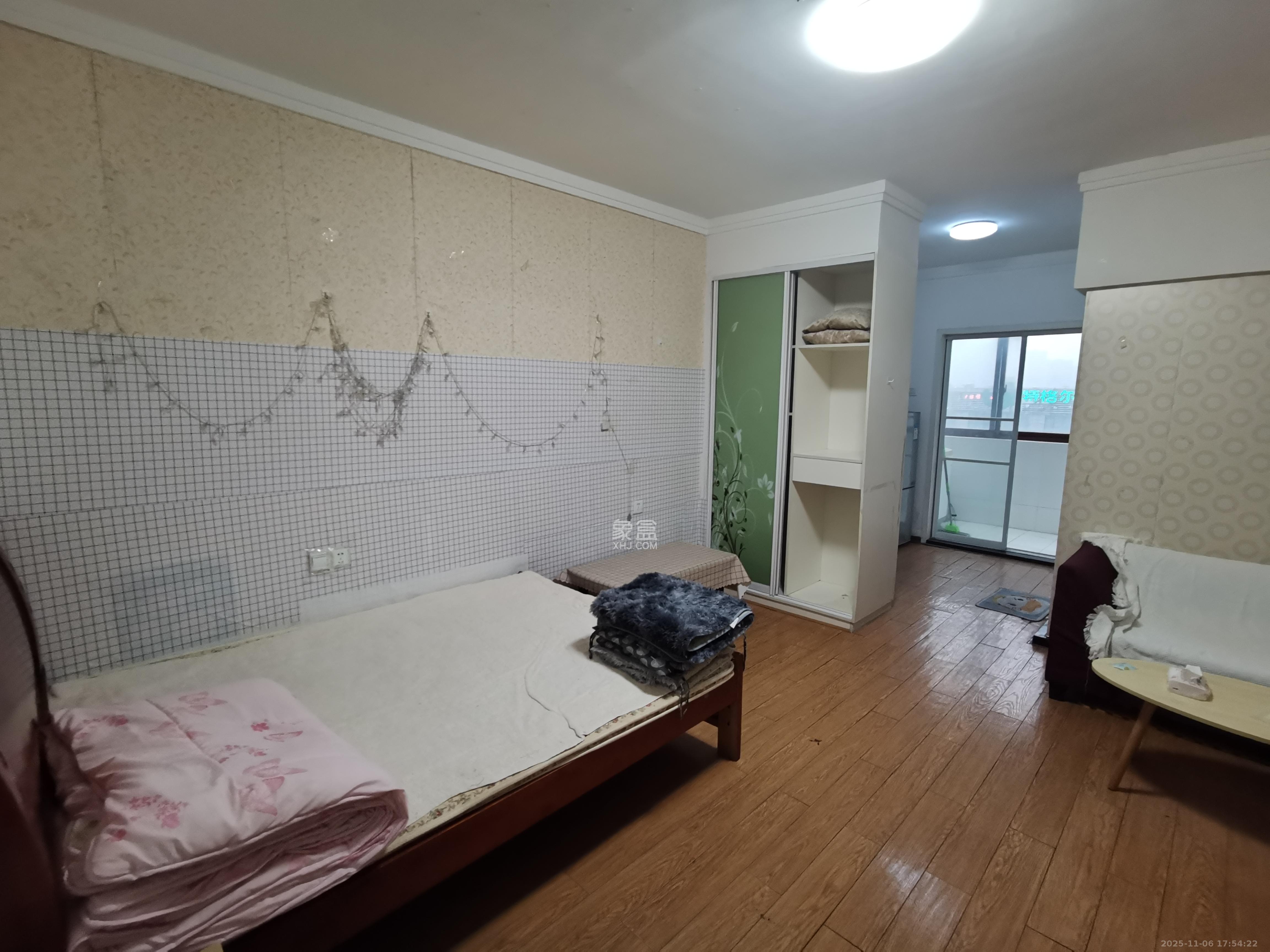 兰卡威国际 1室1厅1卫 1300.0元/月 兰卡威国际 1室1厅1卫 1300.0元/月室内图