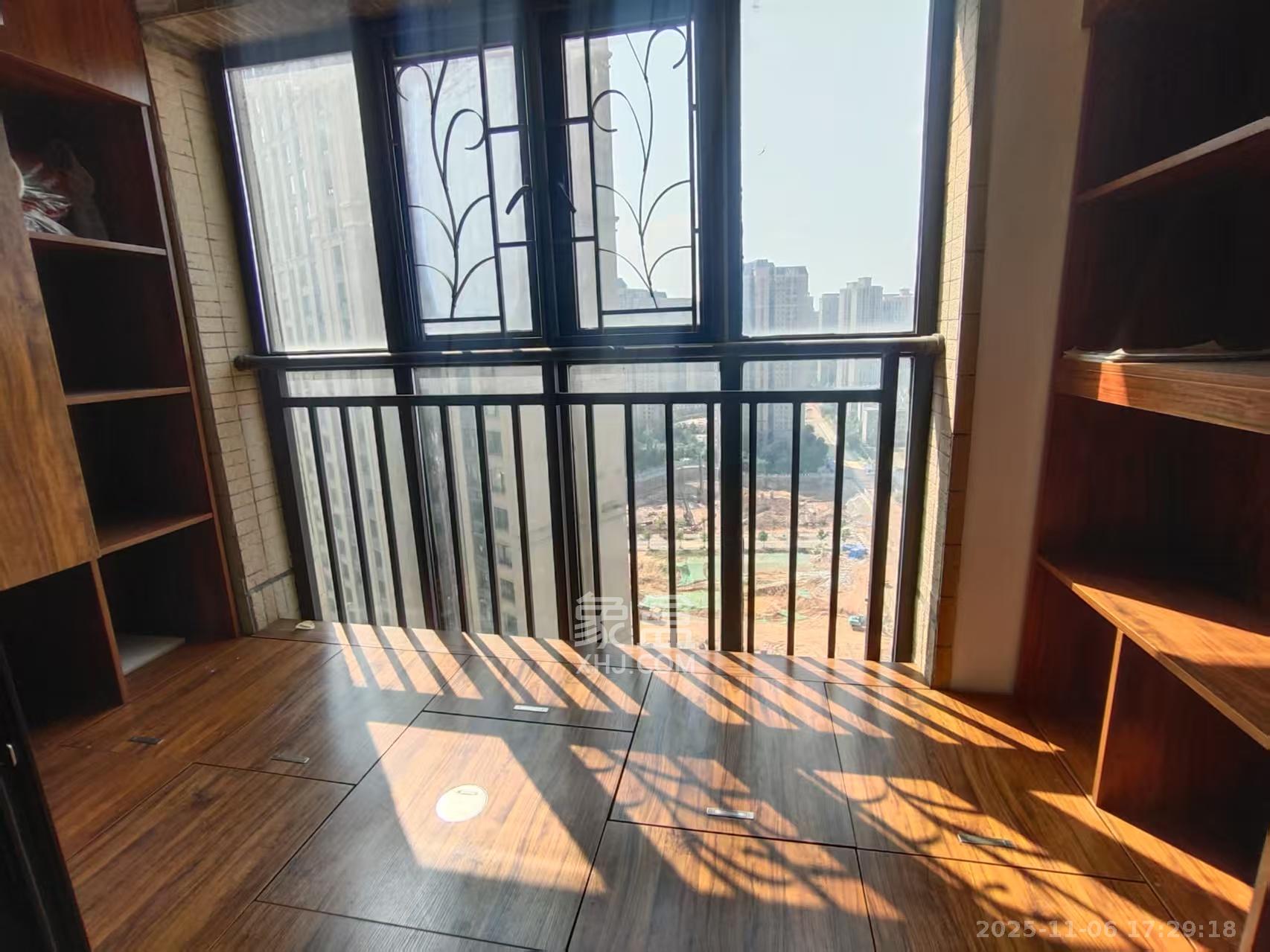 中海国际四期 2室2厅1卫 1900.0元/月 中海国际四期 2室2厅1卫 1900.0元/月室内图