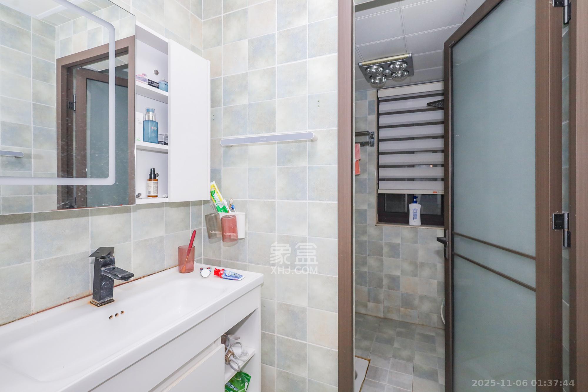 钰龙天下二期(钰龙佳园) 3室2厅1卫 235.0万 钰龙天下二期(钰龙佳园) 3室2厅1卫 235.0万卫生间