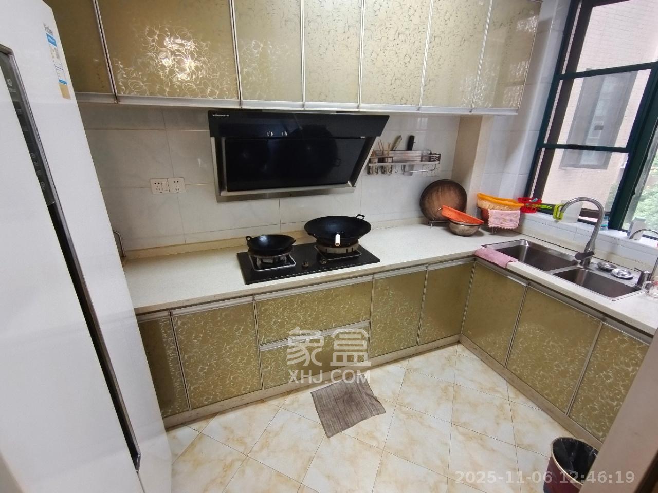 绿洲花园  3室2厅2卫    3000.0元/月室内图