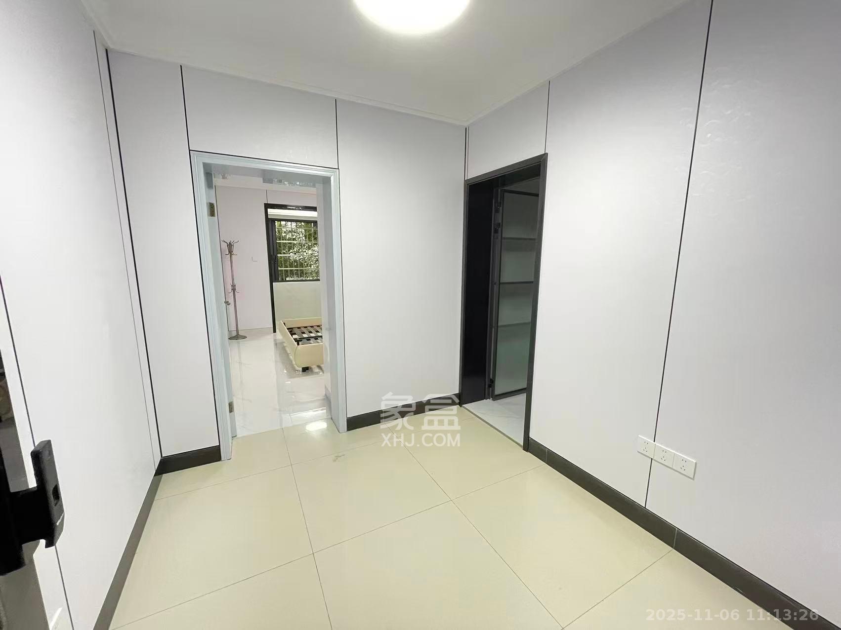 中南汽车世界 1室1厅1卫 1300.0元/月 中南汽车世界 1室1厅1卫 1300.0元/月室内图