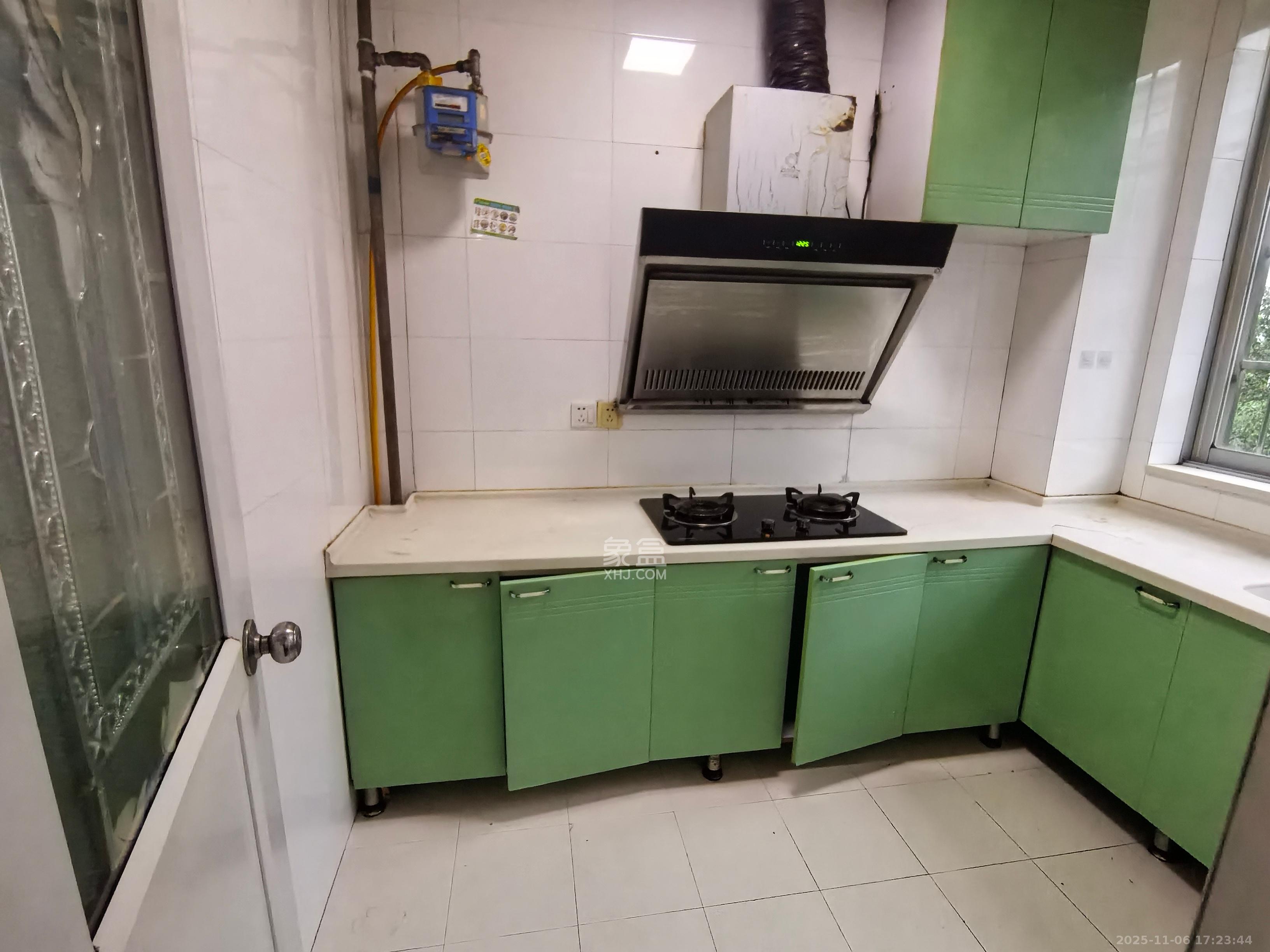 中南汽车世界 2室2厅1卫 1200.0元/月 中南汽车世界 2室2厅1卫 1200.0元/月室内图