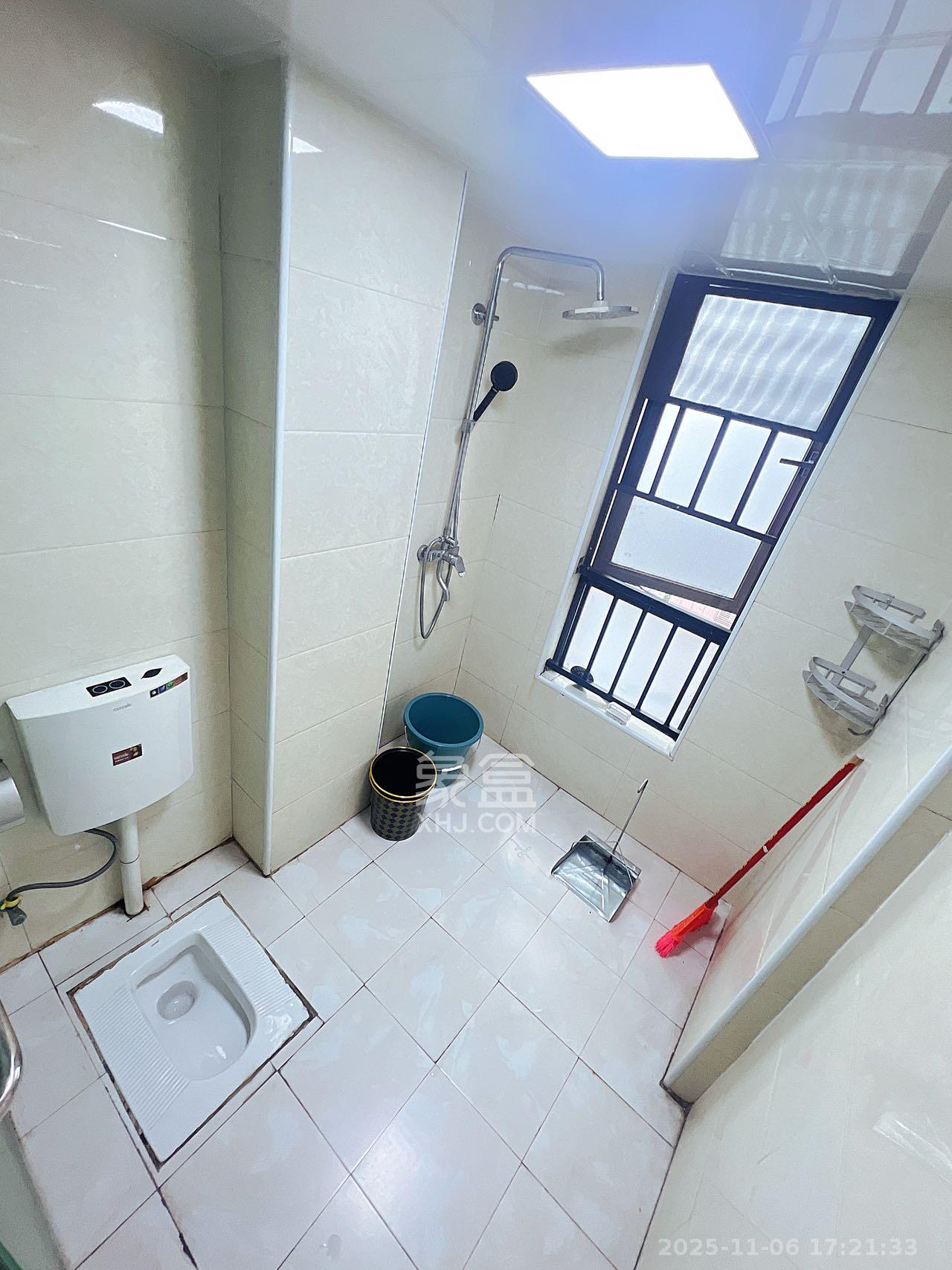 达美D6区  1室2厅1卫    2100.0元/月室内图