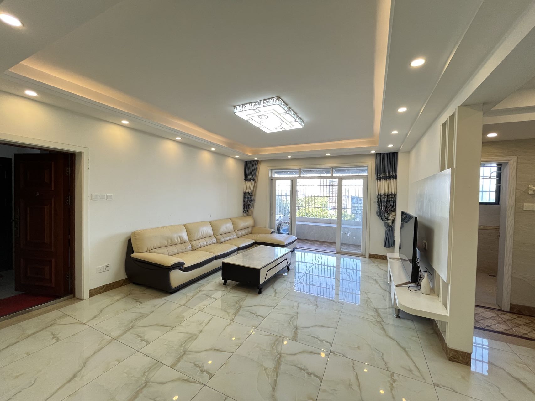 鑫元中公寓  2室2厅1卫    2500.0元/月室内图