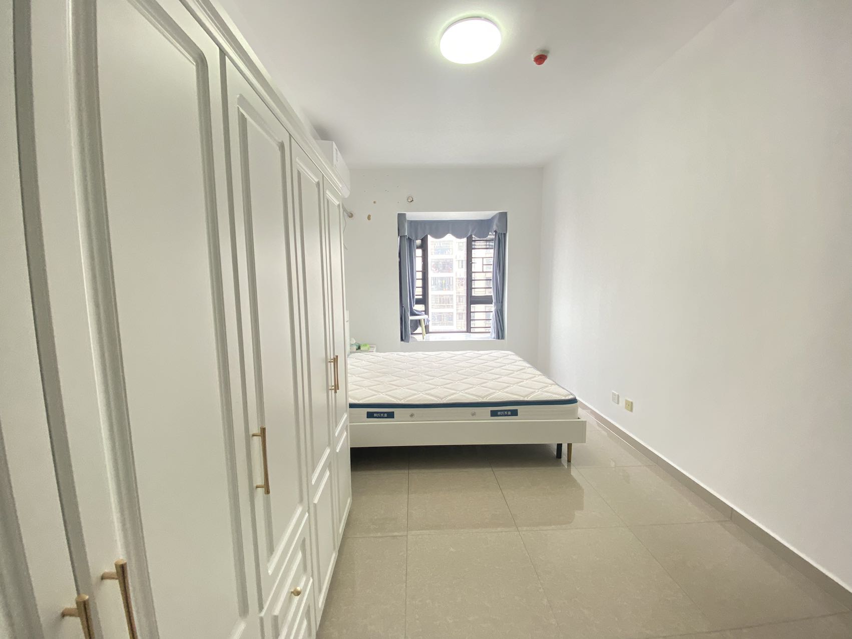 中交怡湖雅苑  3室2厅2卫    3000.0元/月室内图