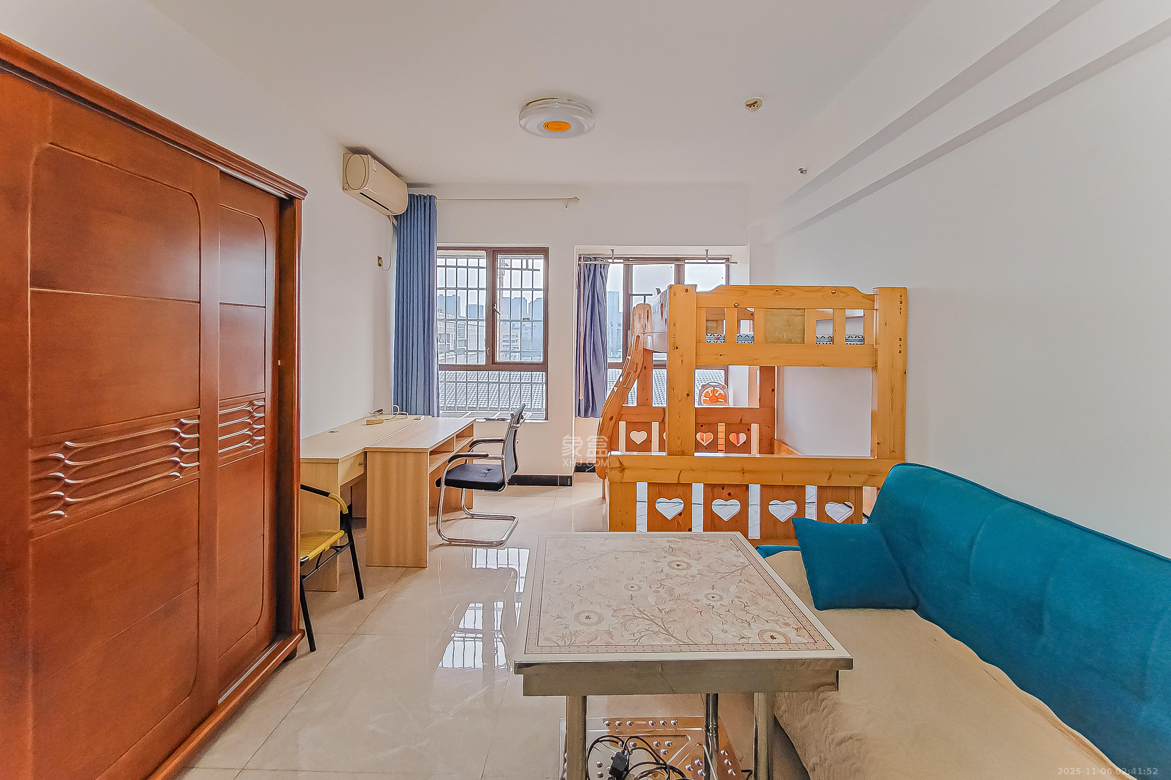 雅第大厦 1室1厅1卫 50.0万 雅第大厦 1室1厅1卫 50.0万客厅